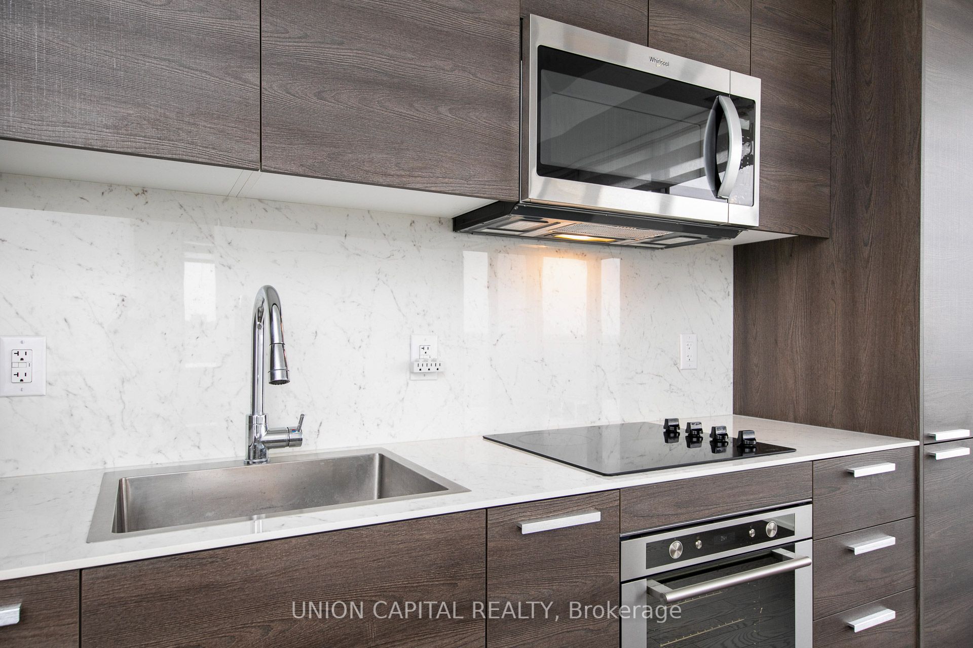 75 Canterbury Place PH206, Toronto, ON M2N 0L2 photo 5