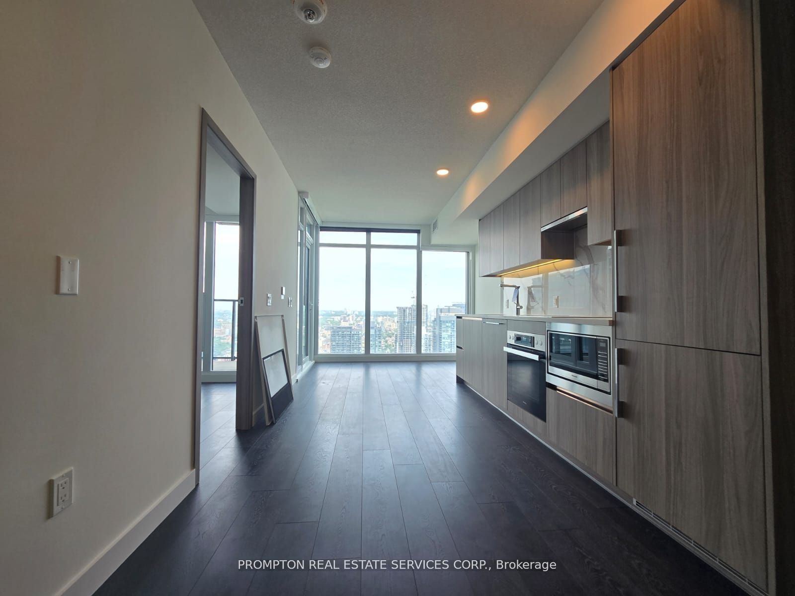 1 Concord Cityplace Way 5512, Toronto, ON M5V 0X3 photo 5