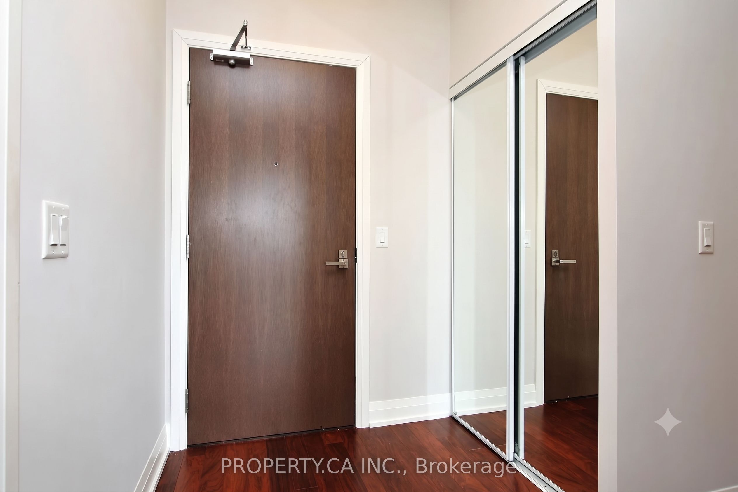 629 N King Street W 632, Toronto, ON M5V 0G9 photo 4