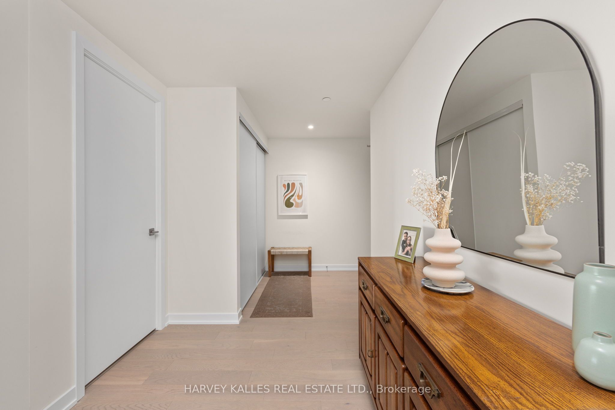 840 St. Clair Avenue W 803, Toronto, ON M6C 1C1 photo 3
