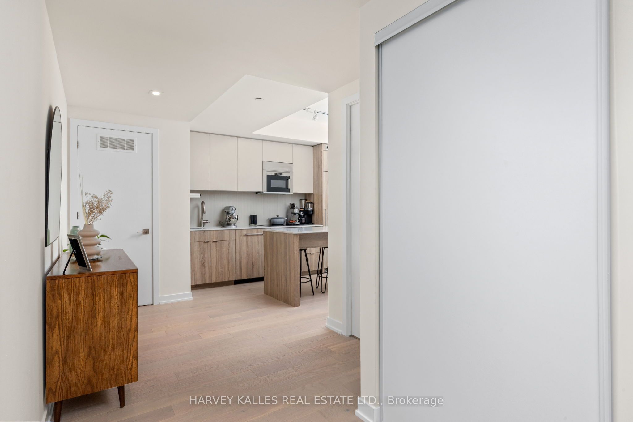 840 St. Clair Avenue W 803, Toronto, ON M6C 1C1 photo 4