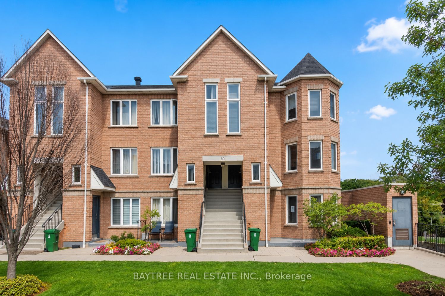 80 Aerodrome Crescent 102, Toronto, ON M4G 4J1