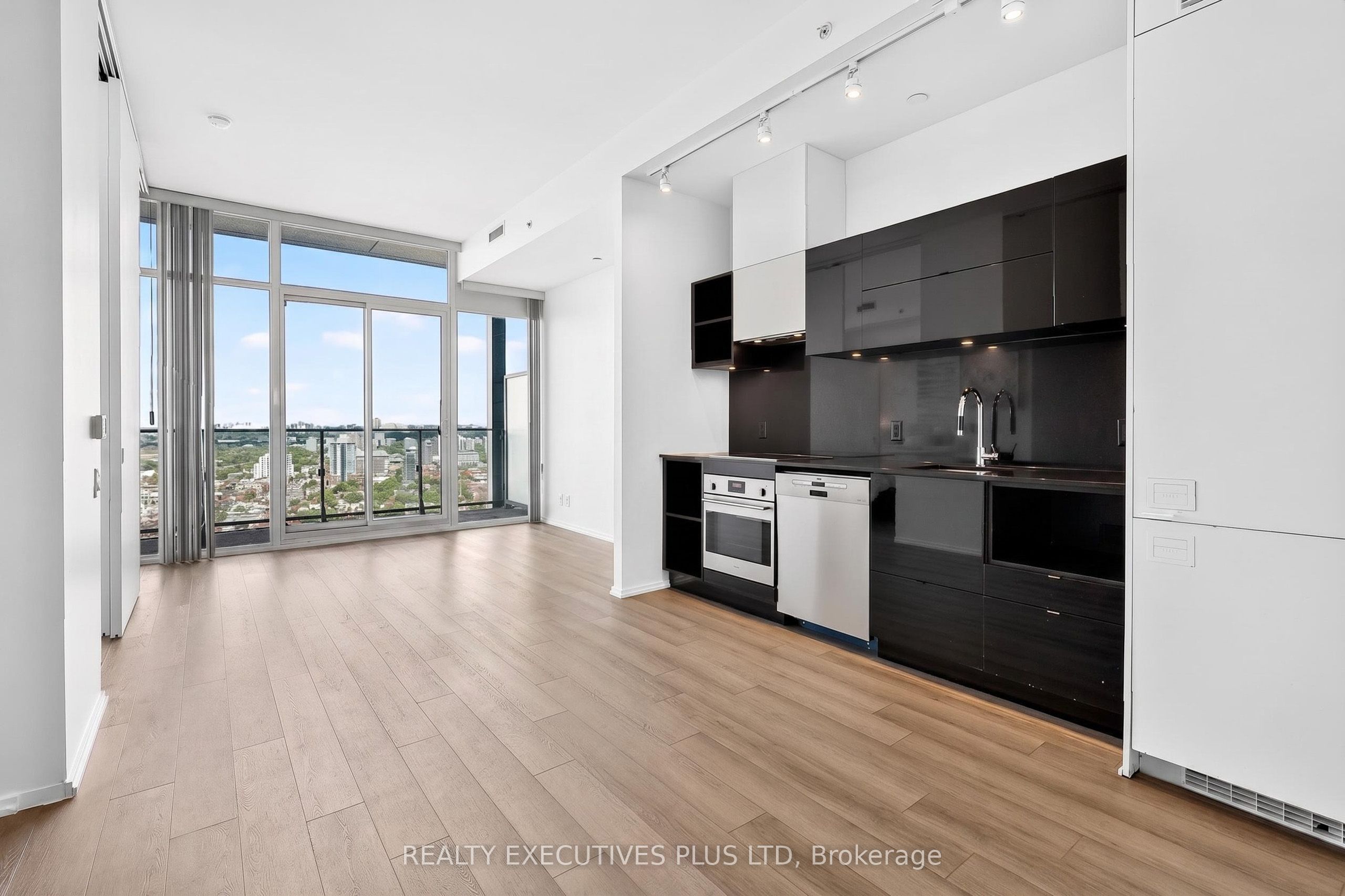 125 Peter Street 3604, Toronto, ON M5V 0M2 photo 5