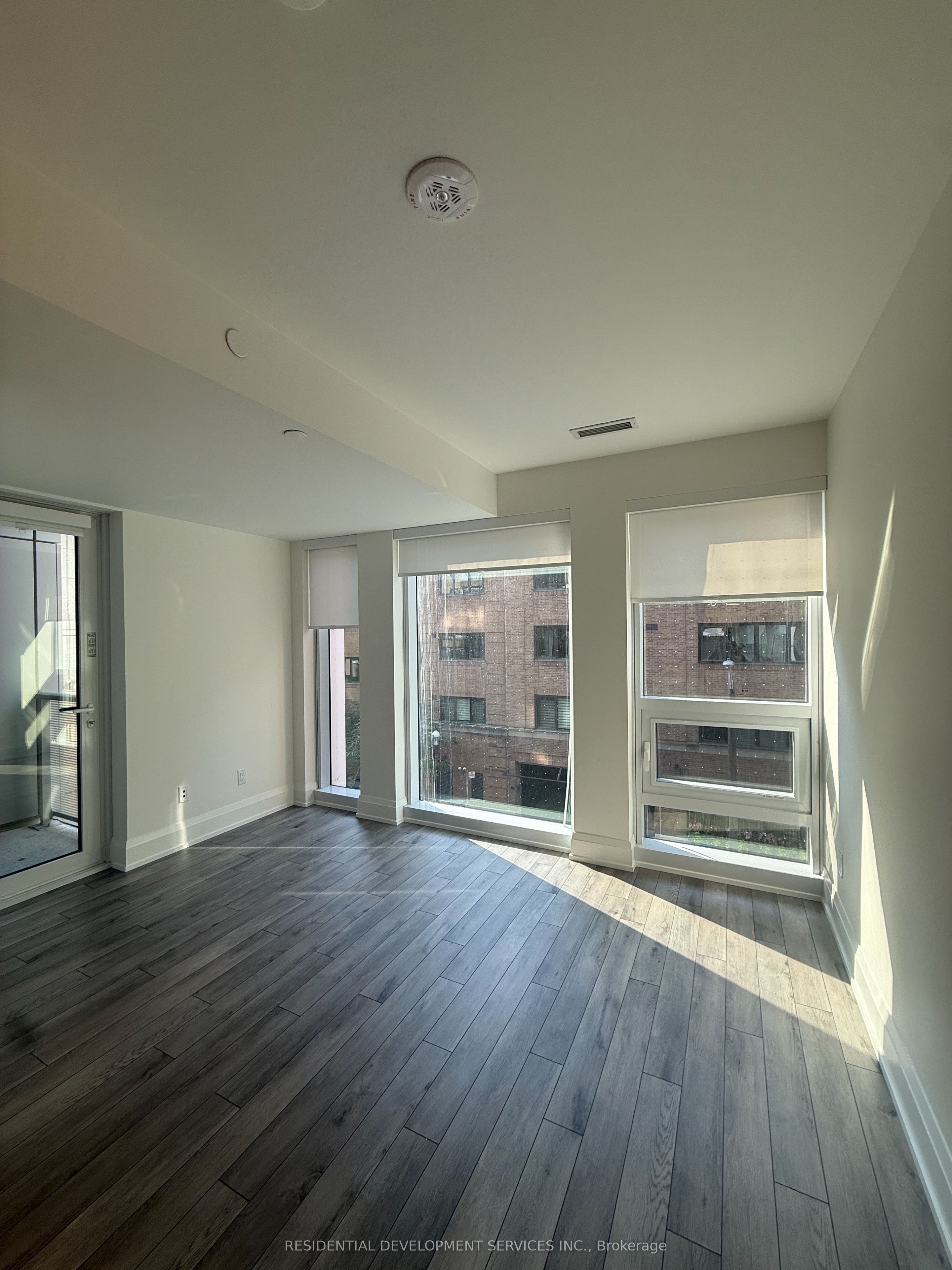 89 Church Street 204, Toronto, ON M5C 0B7 photo 3
