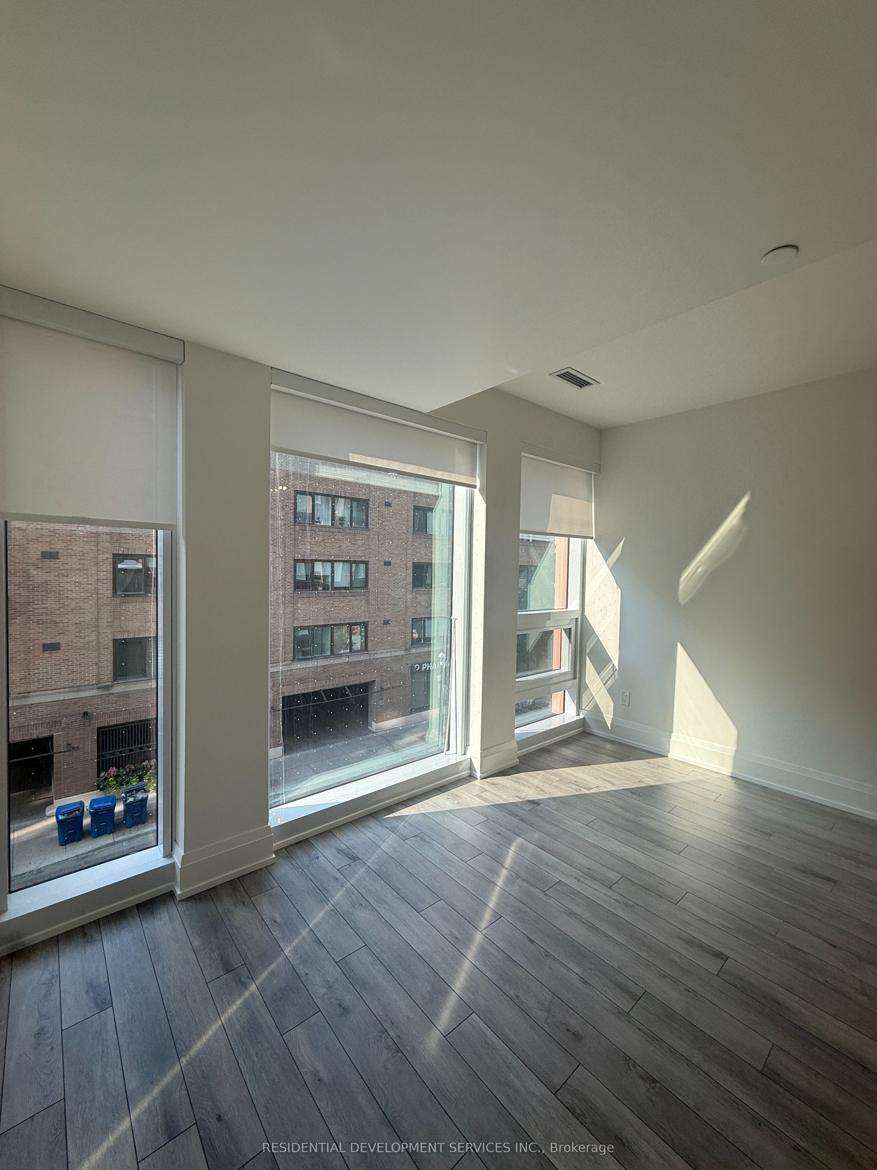 89 Church Street 204, Toronto, ON M5C 0B7 photo 5