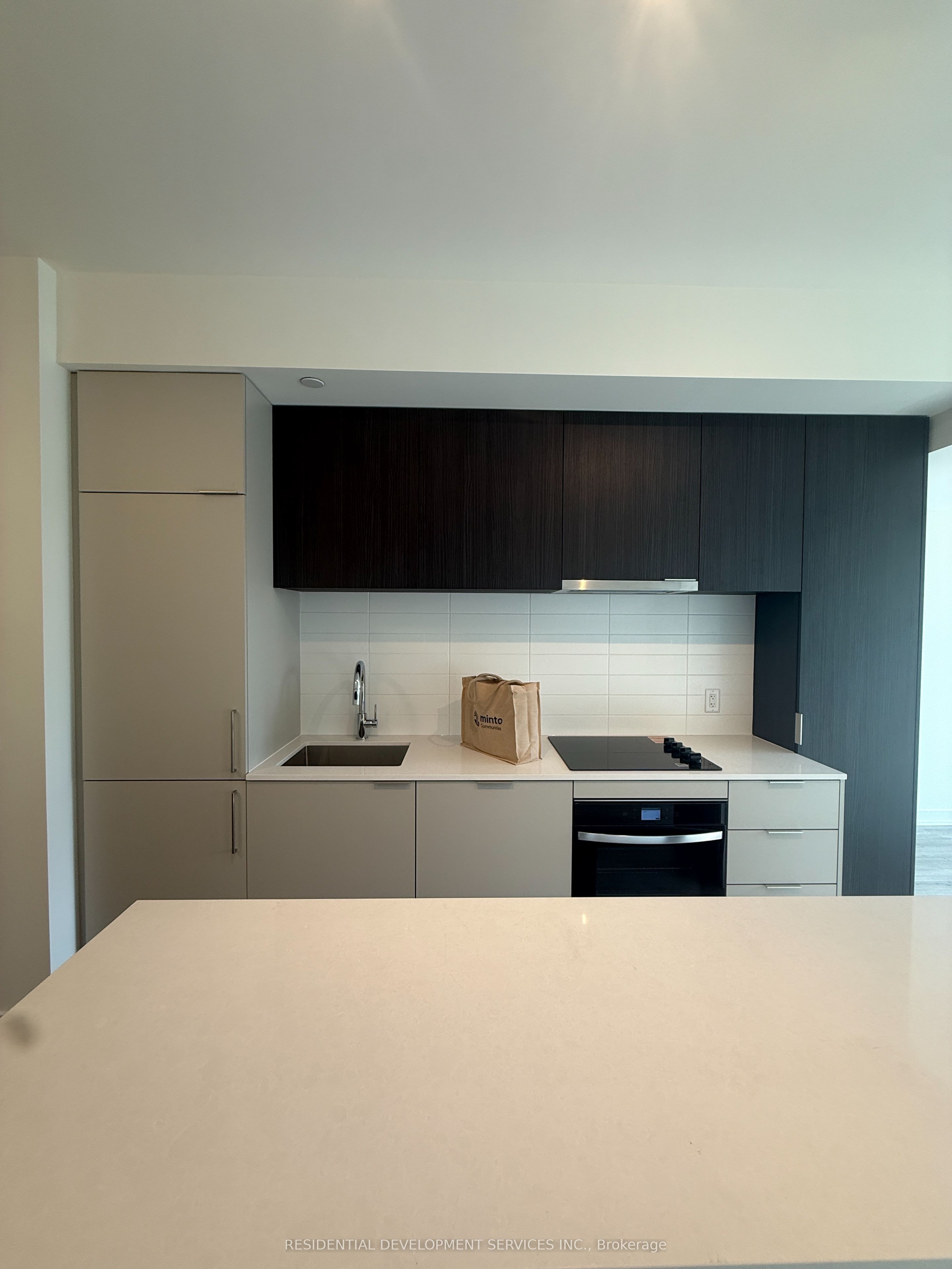 89 Church Street 808, Toronto, ON M5C 0B7 photo 4
