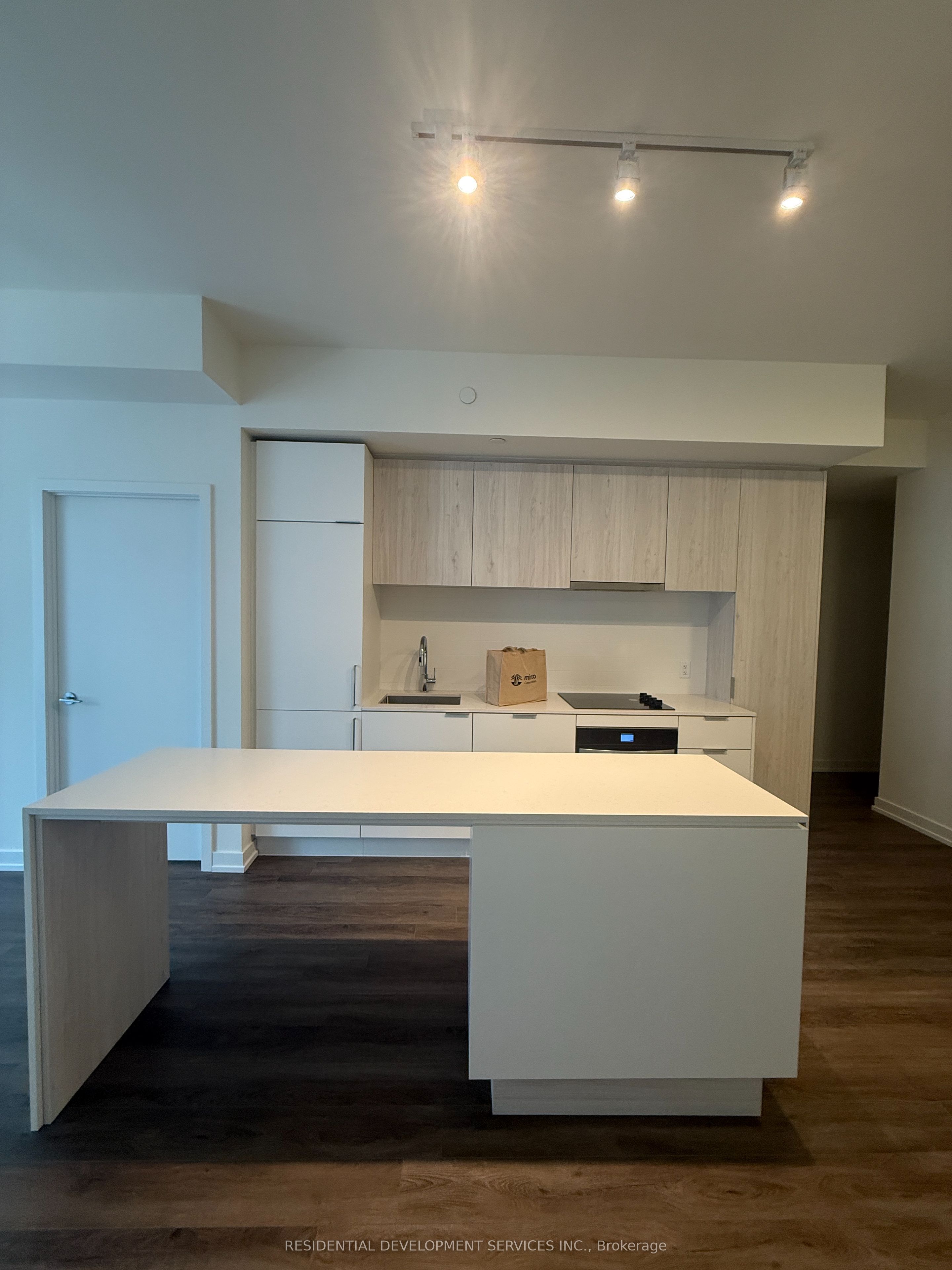 89 Church Street 503, Toronto, ON M5C 0B7 photo 3