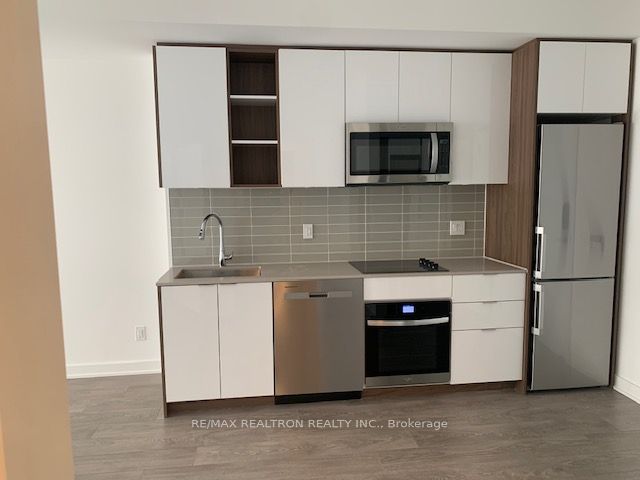 543 Richmond Street 402, Toronto, ON M5V 1Y6 photo 3