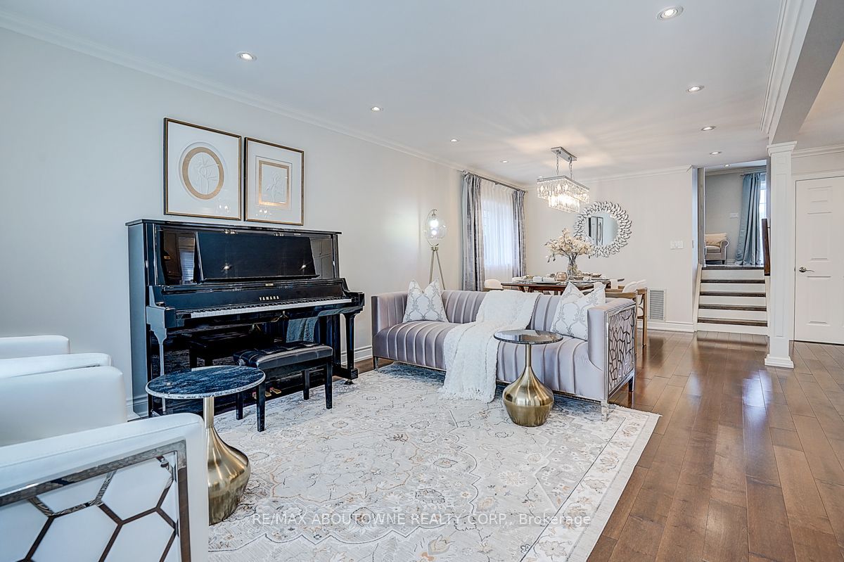 99 Brahms Avenue, Toronto, ON M2H 1H5 photo 4