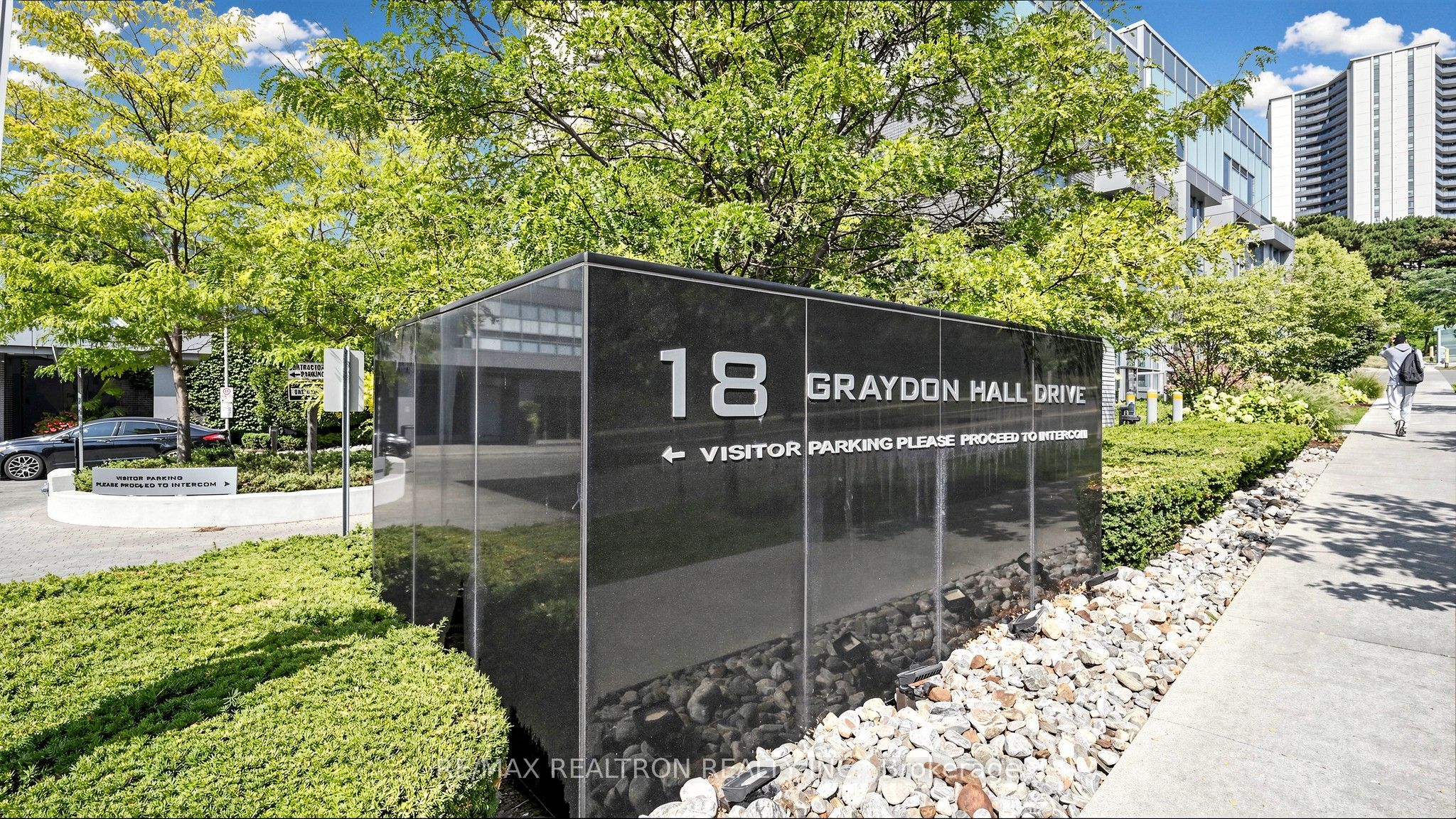 18 Graydon Hall Drive 2606, Toronto, ON M3A 2Z9 photo 2