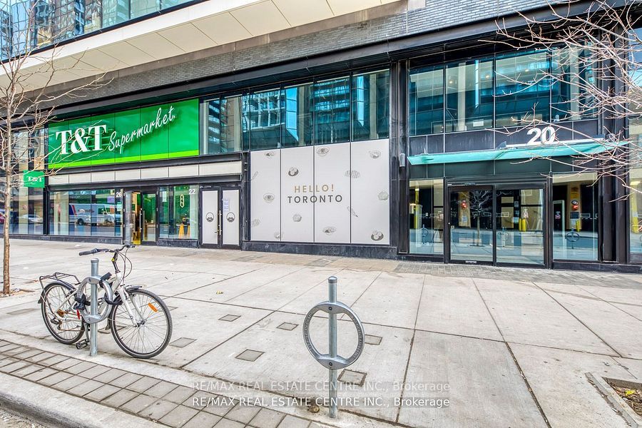 20 Edward Street 406, Toronto, ON M5G 1C9 photo 3