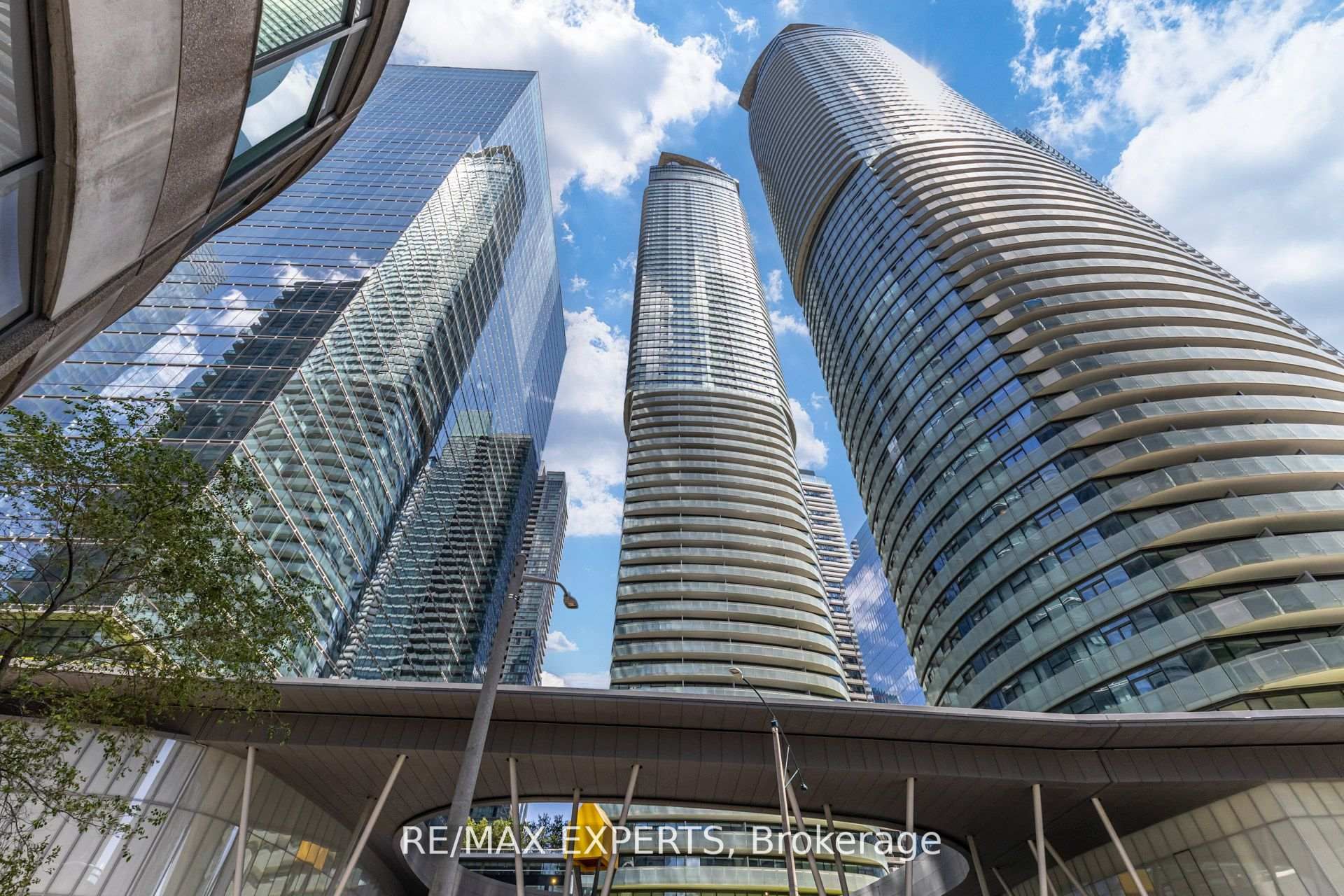 12 York Street 1504, Toronto, ON M5J 0A9