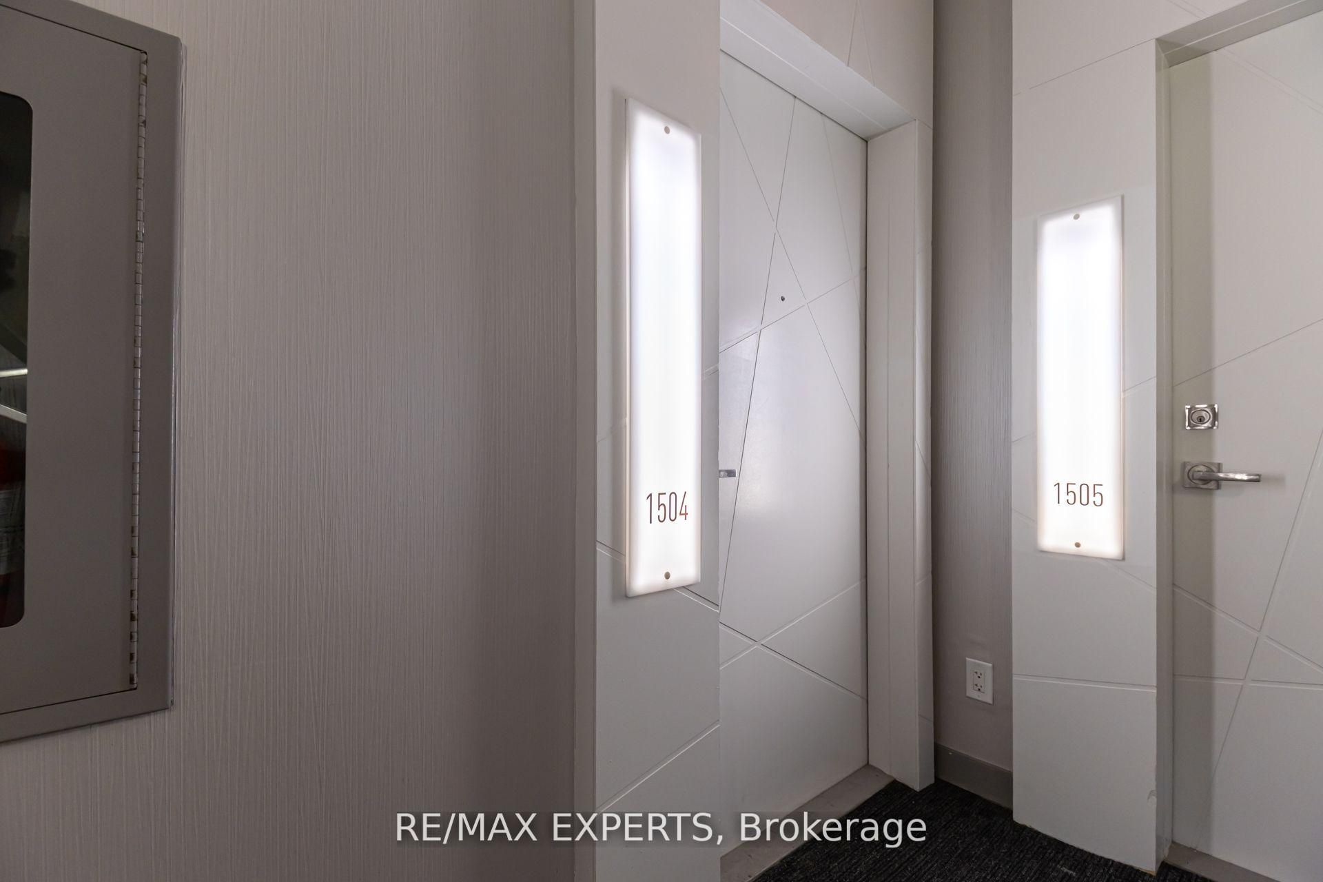 12 York Street 1504, Toronto, ON M5J 0A9 photo 4