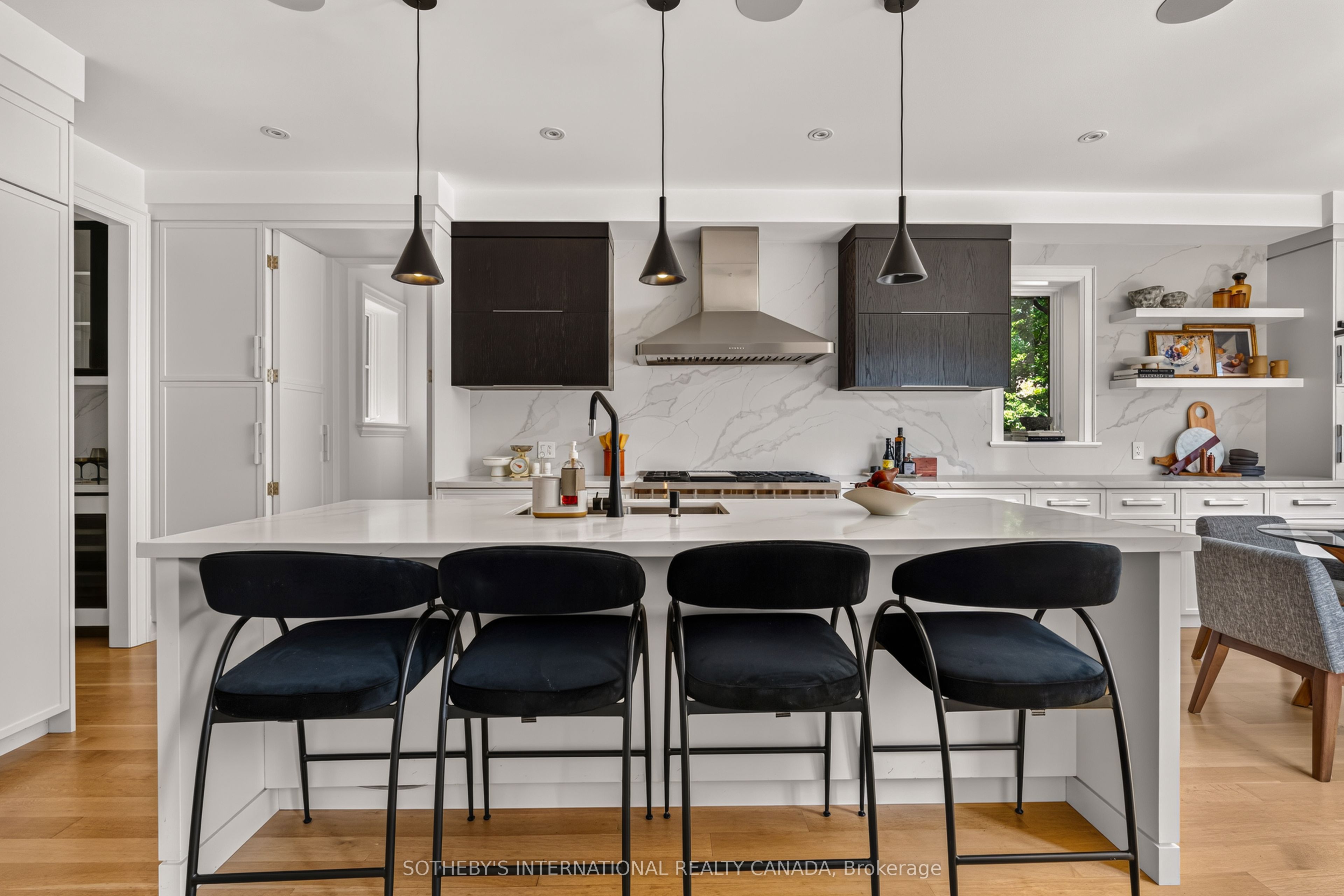 60 St Andrews Gardens, Toronto, ON M4W 2E1 photo 5