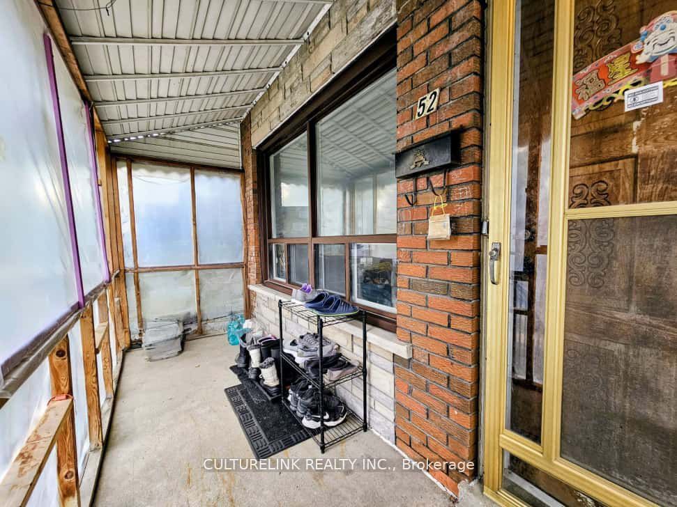 52 Palmerston Avenue, Toronto, ON M6J 2J1 photo 4