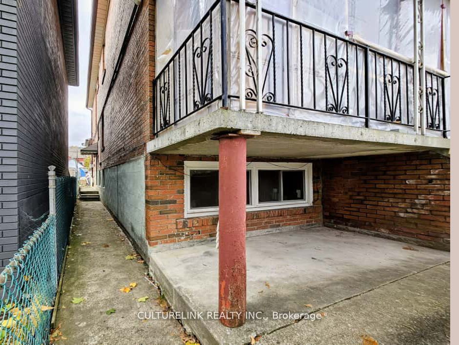 52 Palmerston Avenue, Toronto, ON M6J 2J1 photo 5