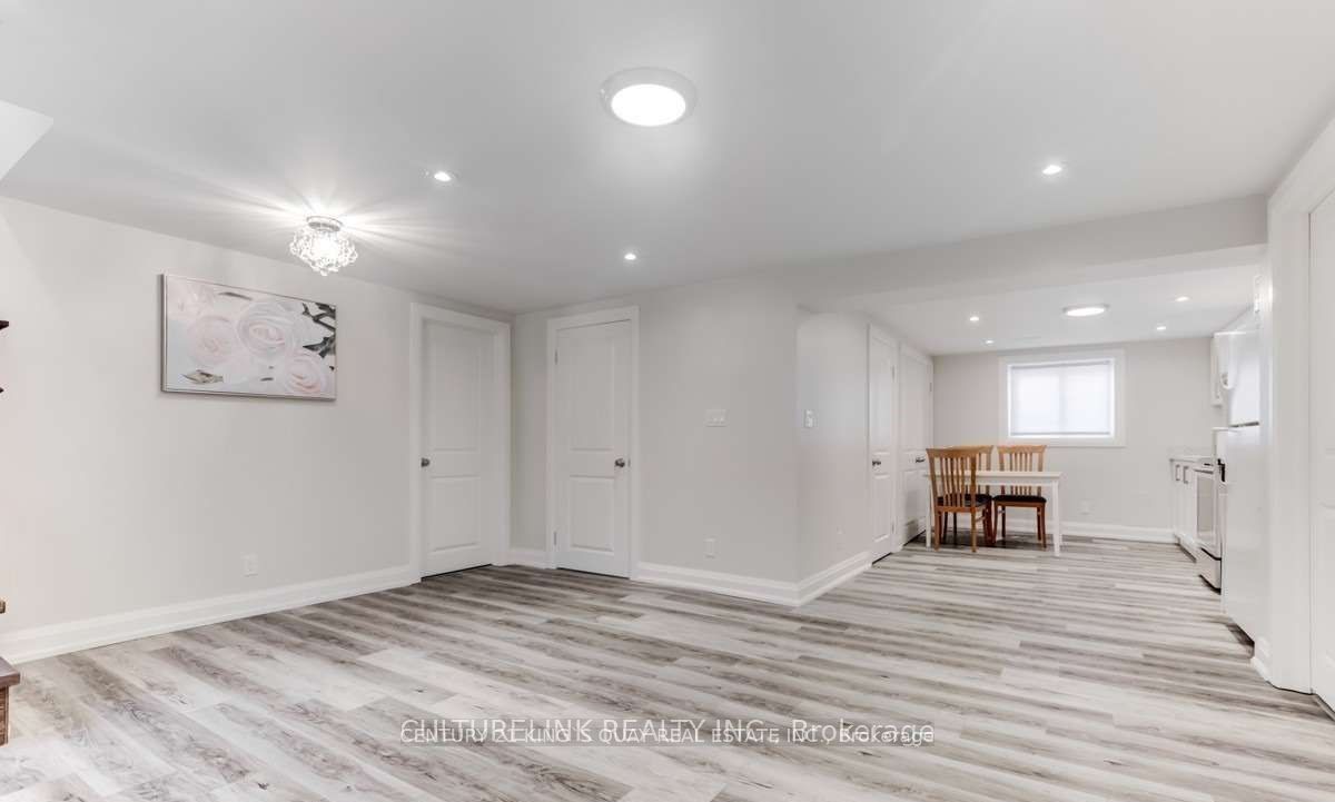 11 Bowhill Crescent Lower, Toronto, ON M2J 3S1 photo 2