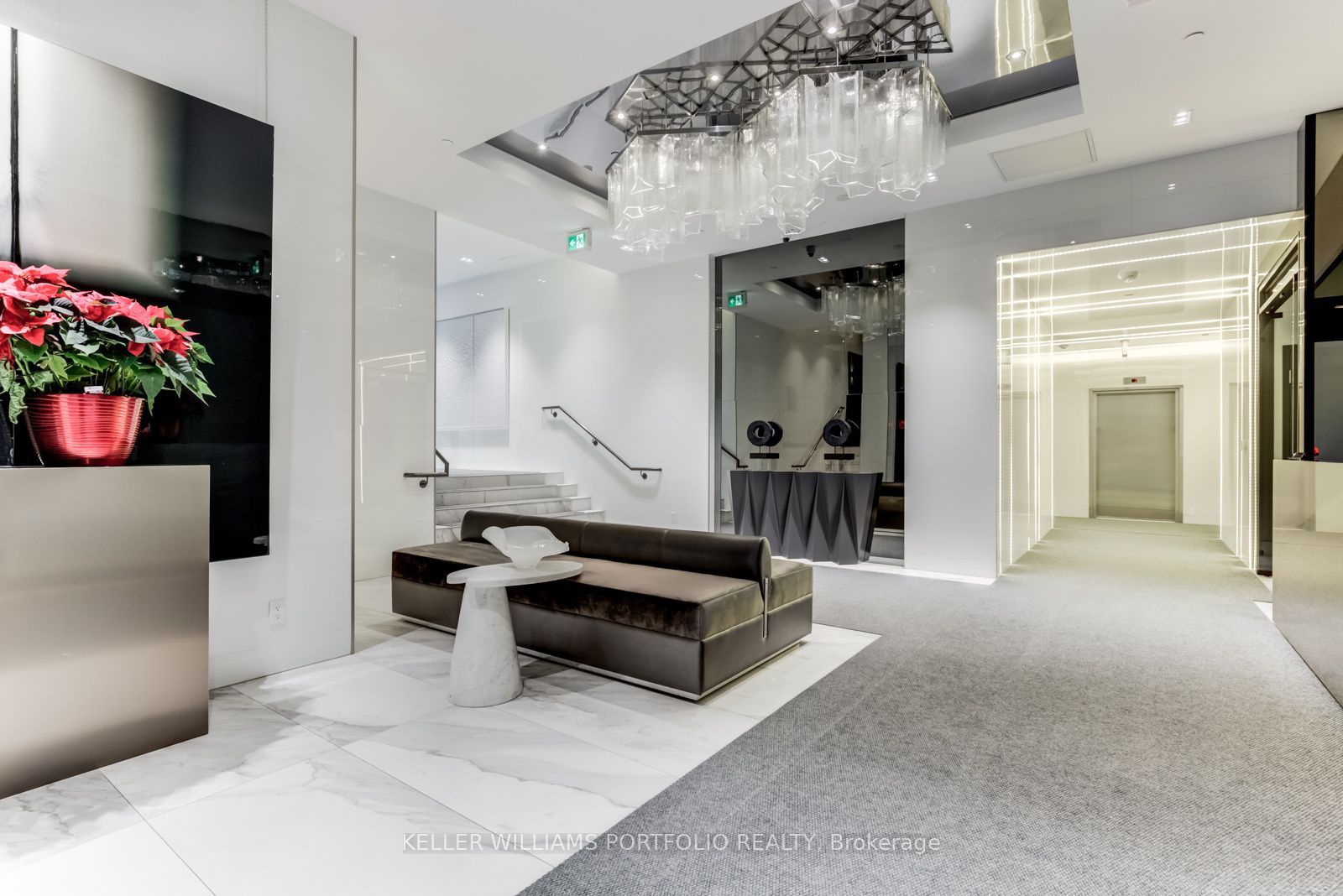 6 Parkwood Avenue 516, Toronto, ON M4V 0A3 photo 3