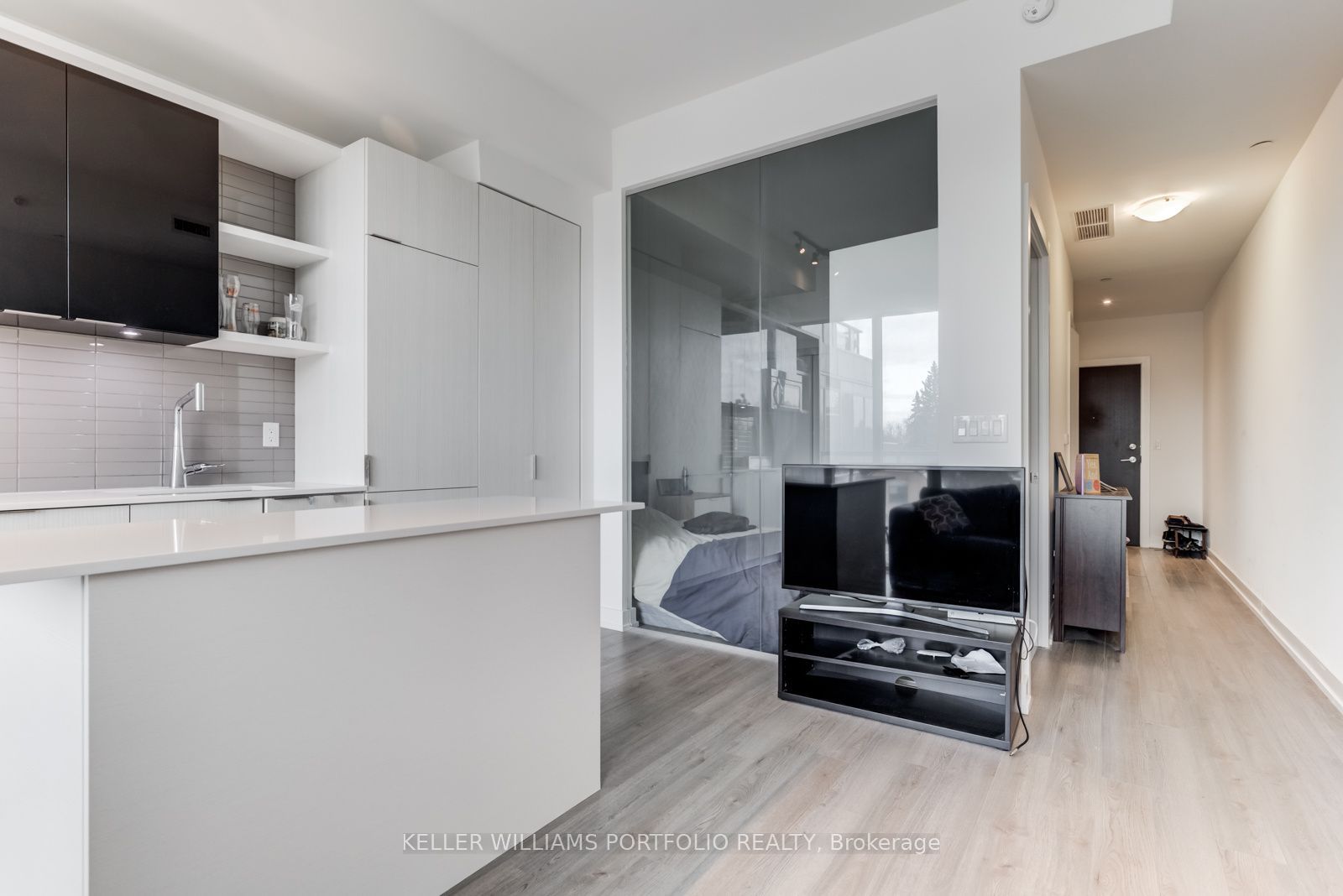 6 Parkwood Avenue 516, Toronto, ON M4V 0A3 photo 5