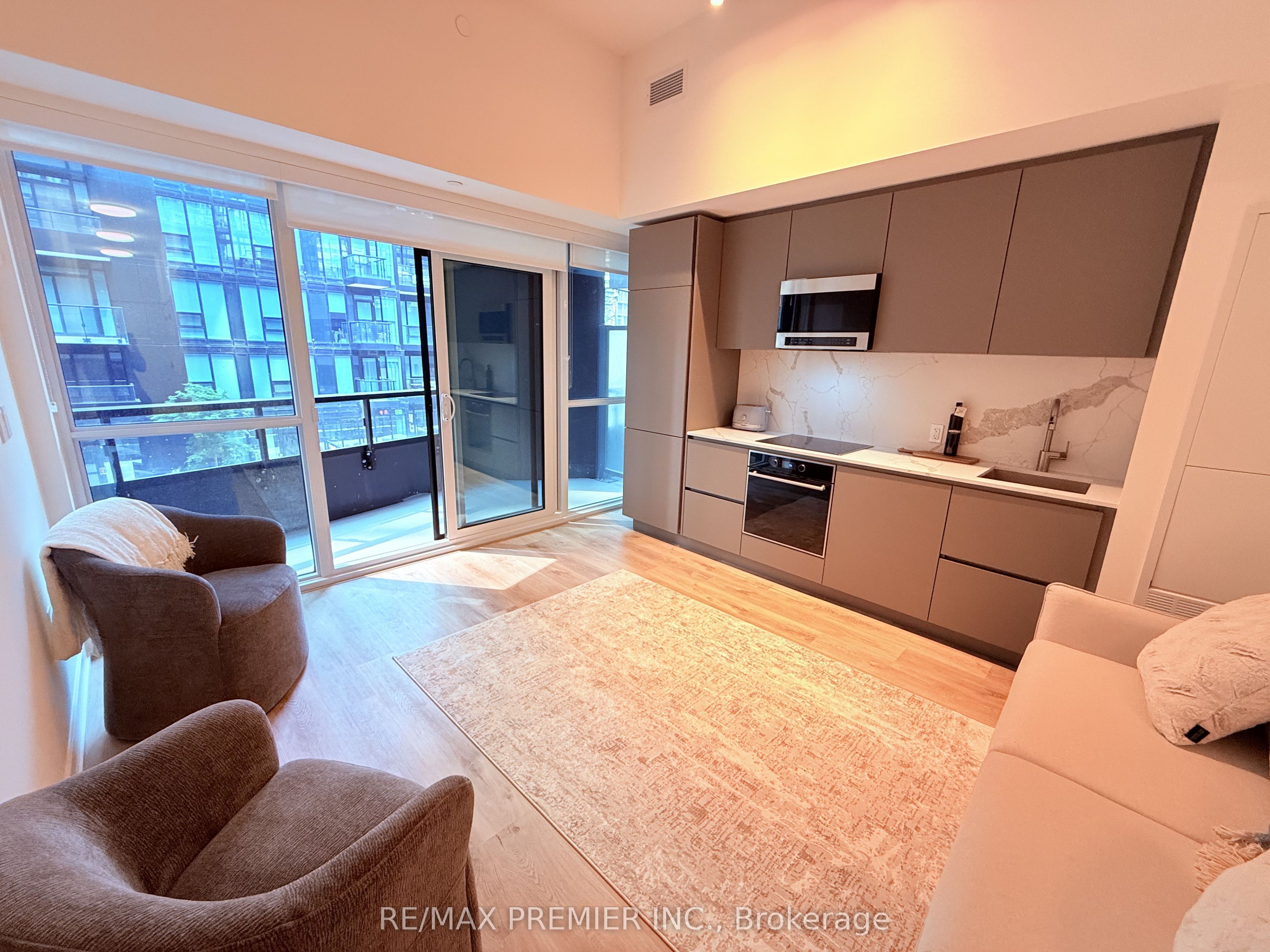 110 Broadway Avenue 410S, Toronto, ON M4P 1V7 photo 2