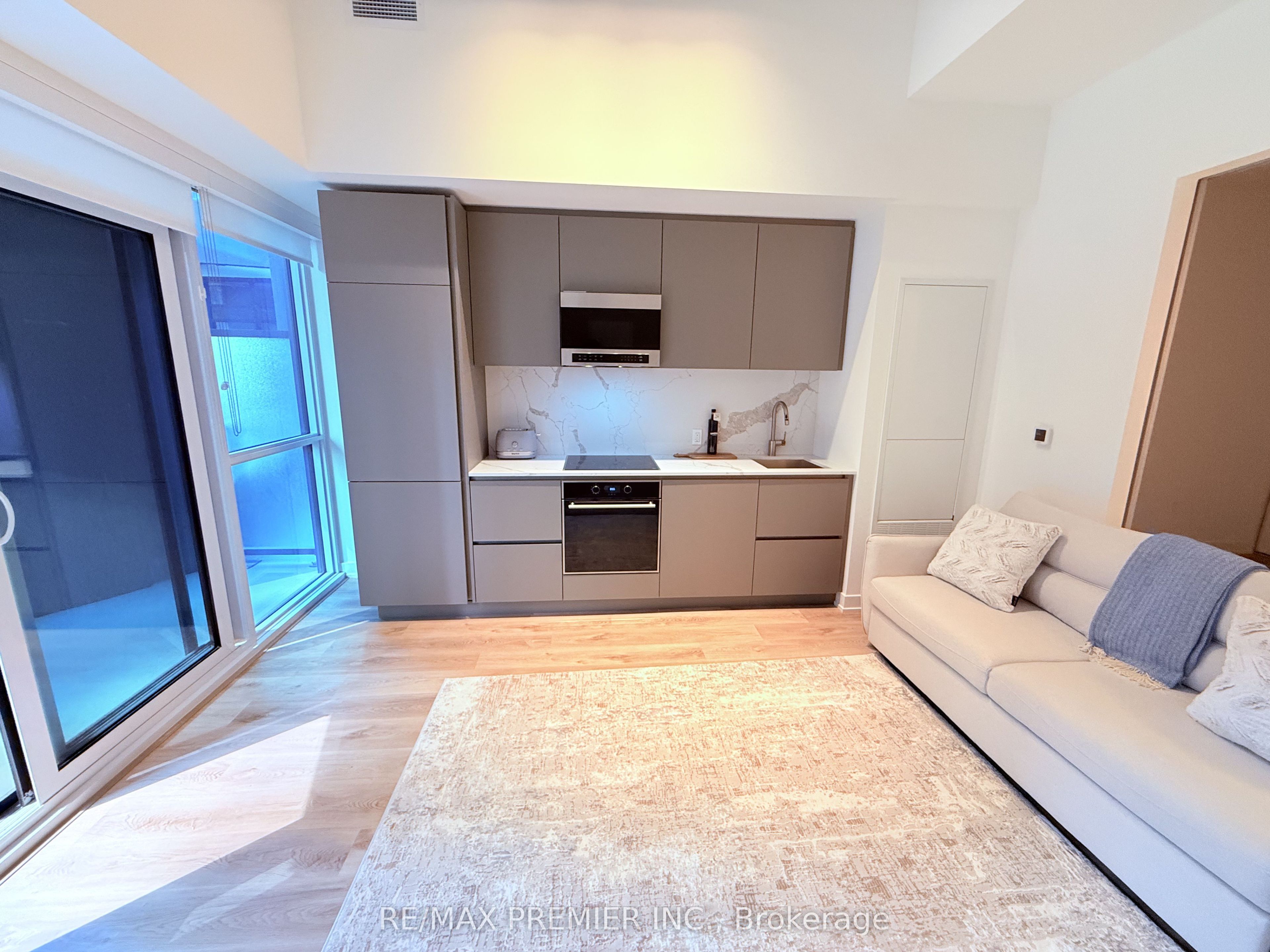 110 Broadway Avenue 410S, Toronto, ON M4P 1V7 photo 5
