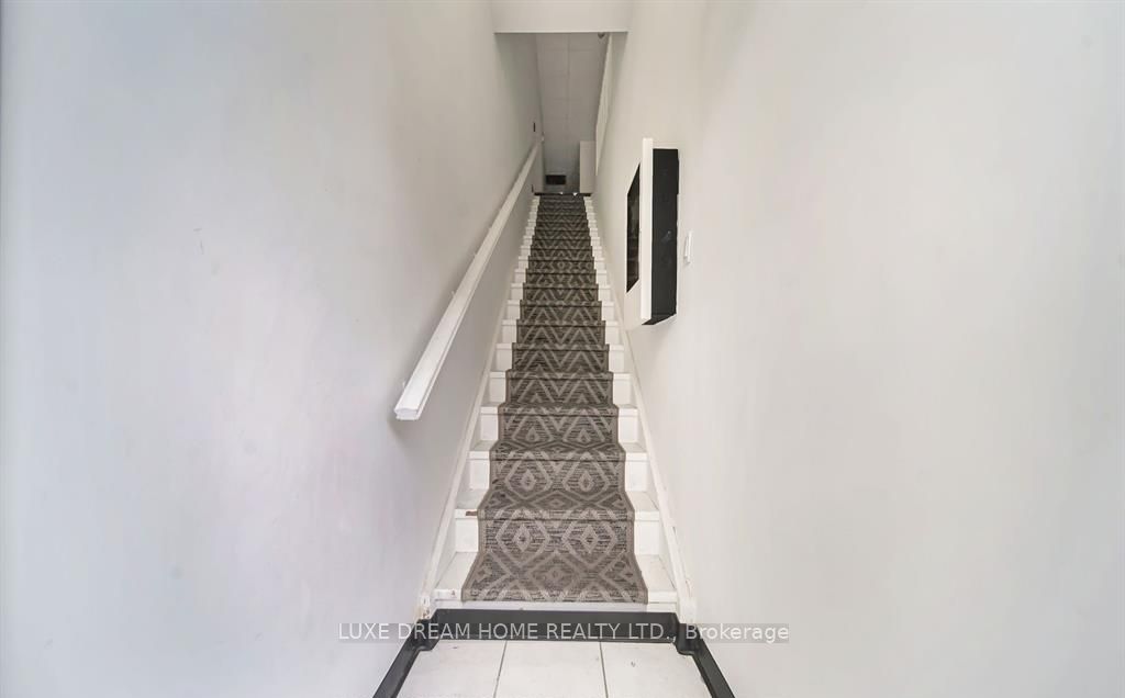 842 Dundas Street W, Toronto, ON M6J 1V5 photo 4
