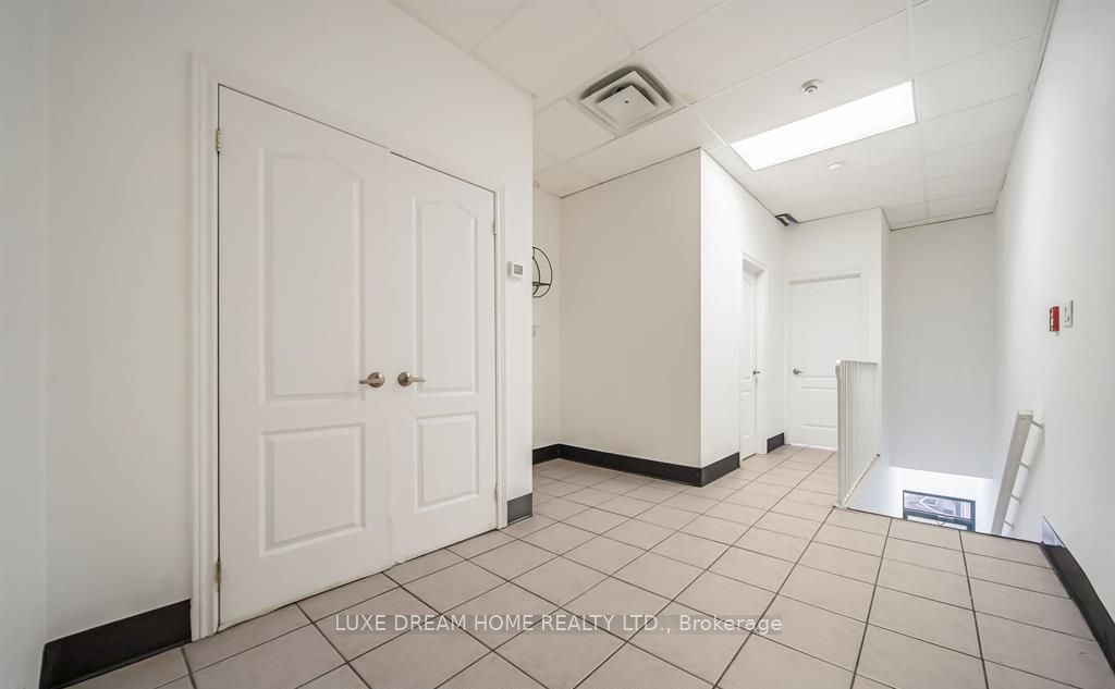 842 Dundas Street W, Toronto, ON M6J 1V5 photo 5