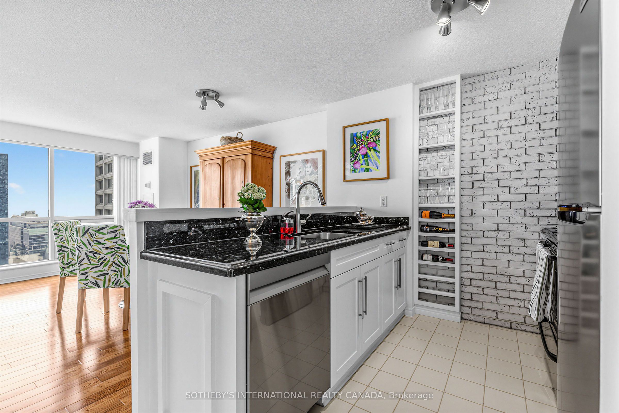 10 Yonge Street 2809, Toronto, ON M5E 1R4 photo 2