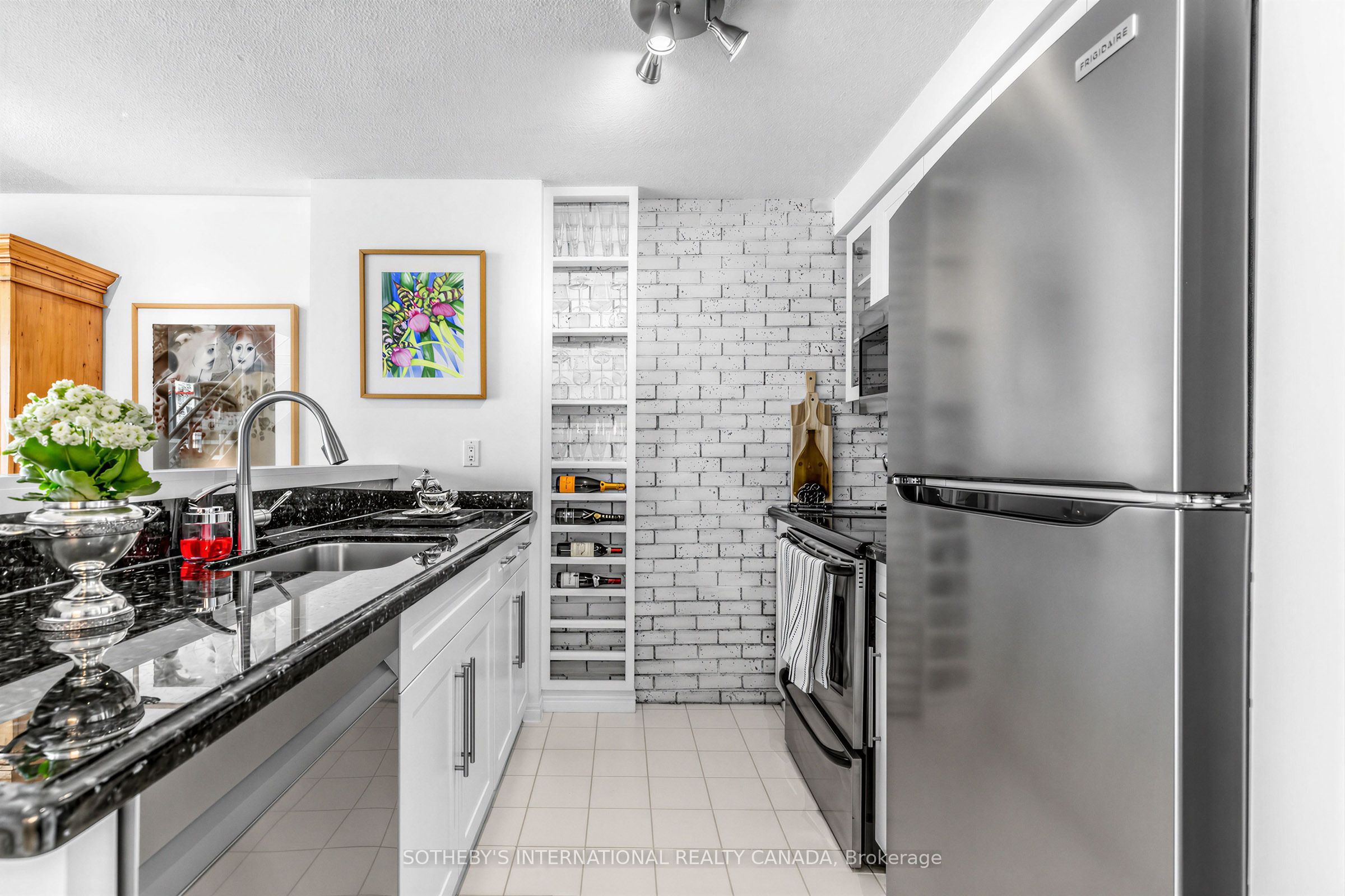 10 Yonge Street 2809, Toronto, ON M5E 1R4 photo 4