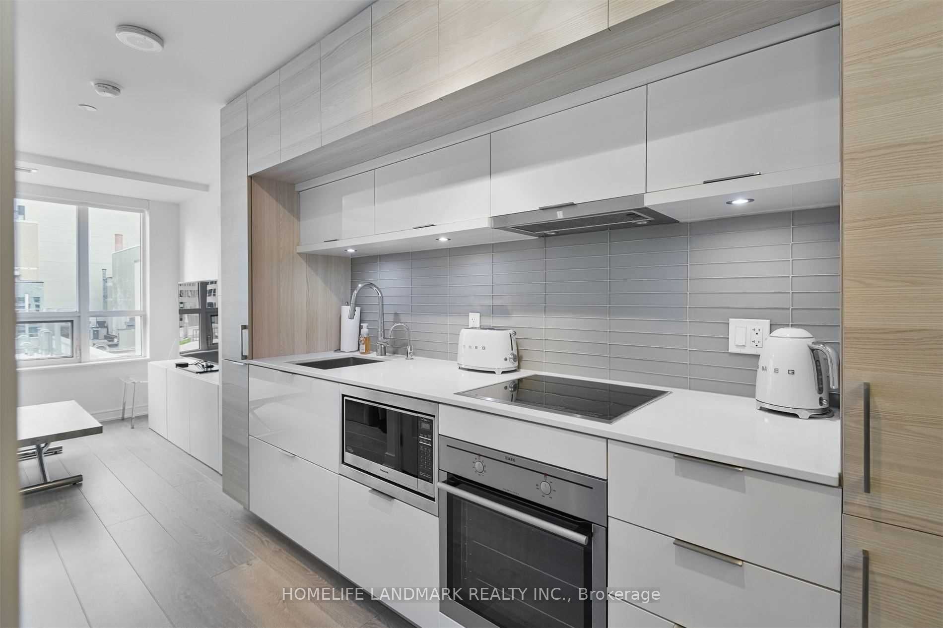 88 Scott Street 1012, Toronto, ON M5E 0A9 photo 2