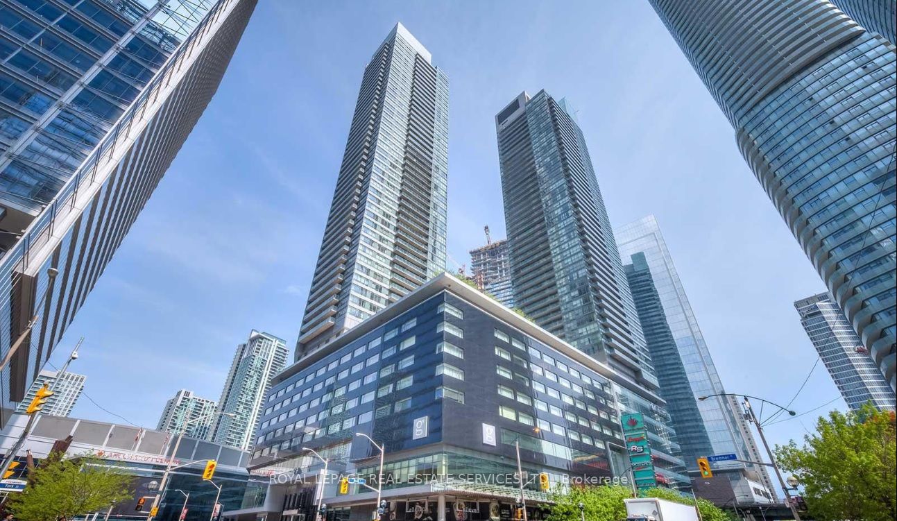 55 Bremner Boulevard 2310, Toronto, ON M5J 0A6