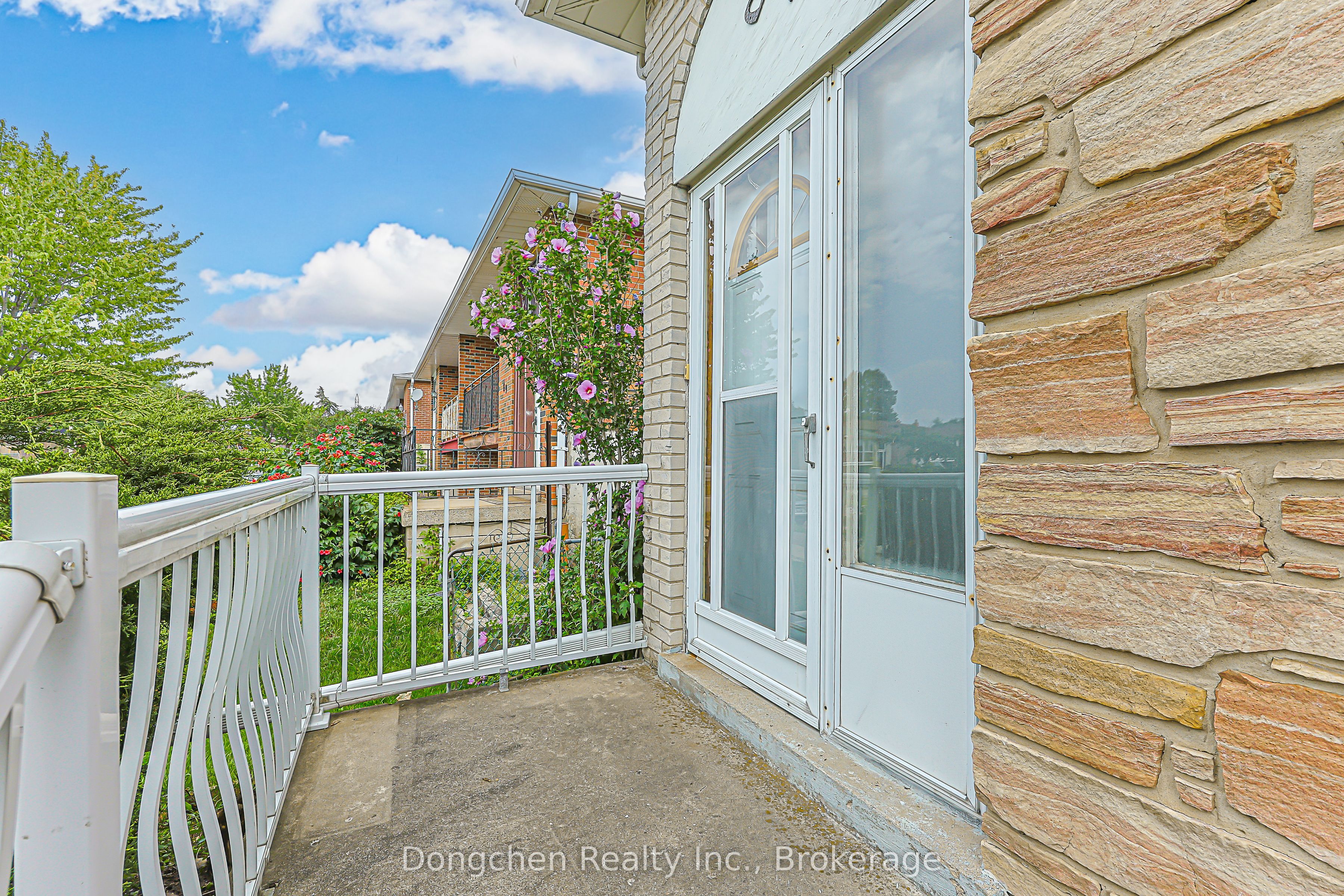 87 Shawnee Circle, Toronto, ON M2H 2X9 photo 4