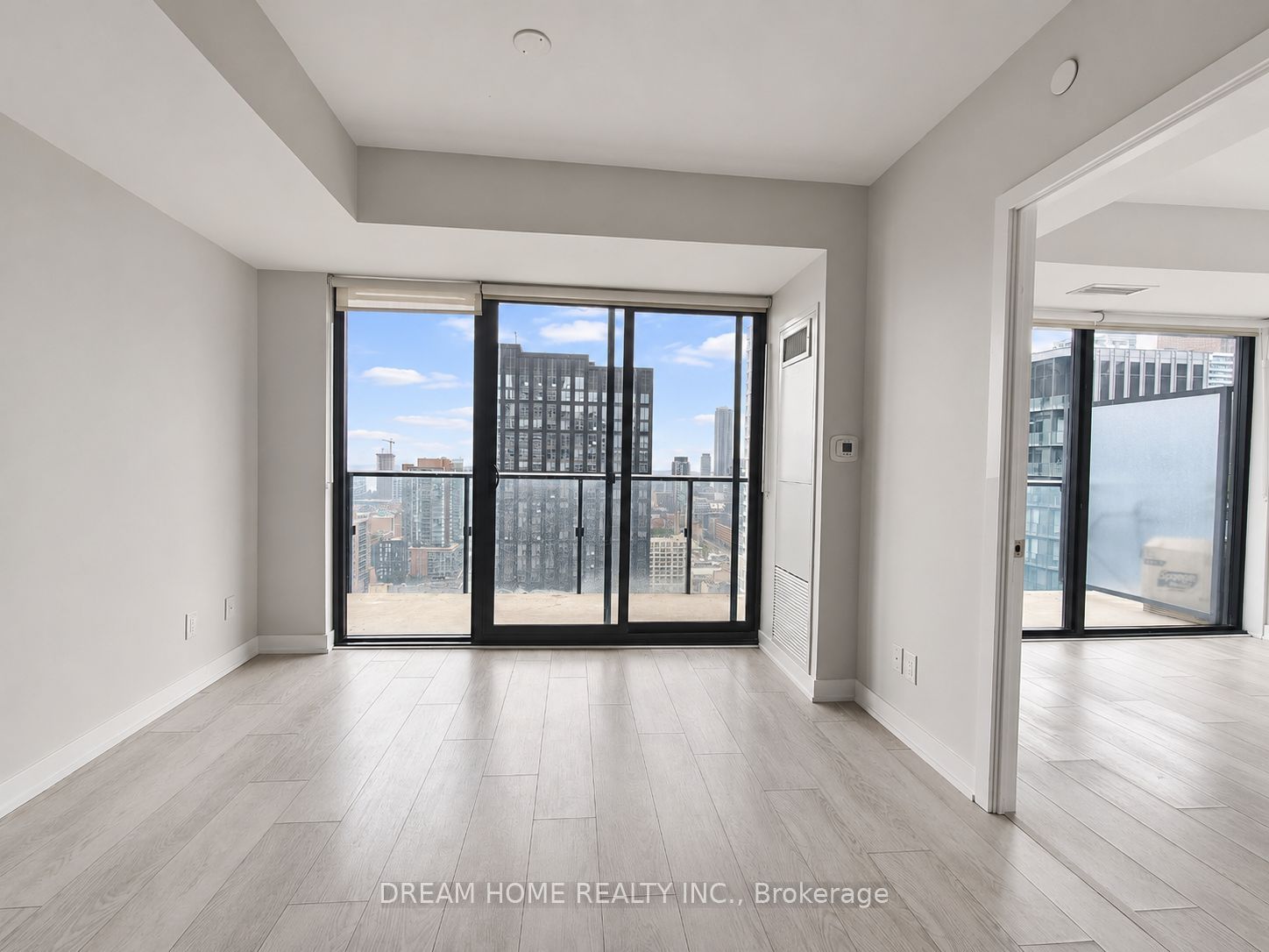 47 Mutual Street 2808, Toronto, ON M5B 0C6 photo 2