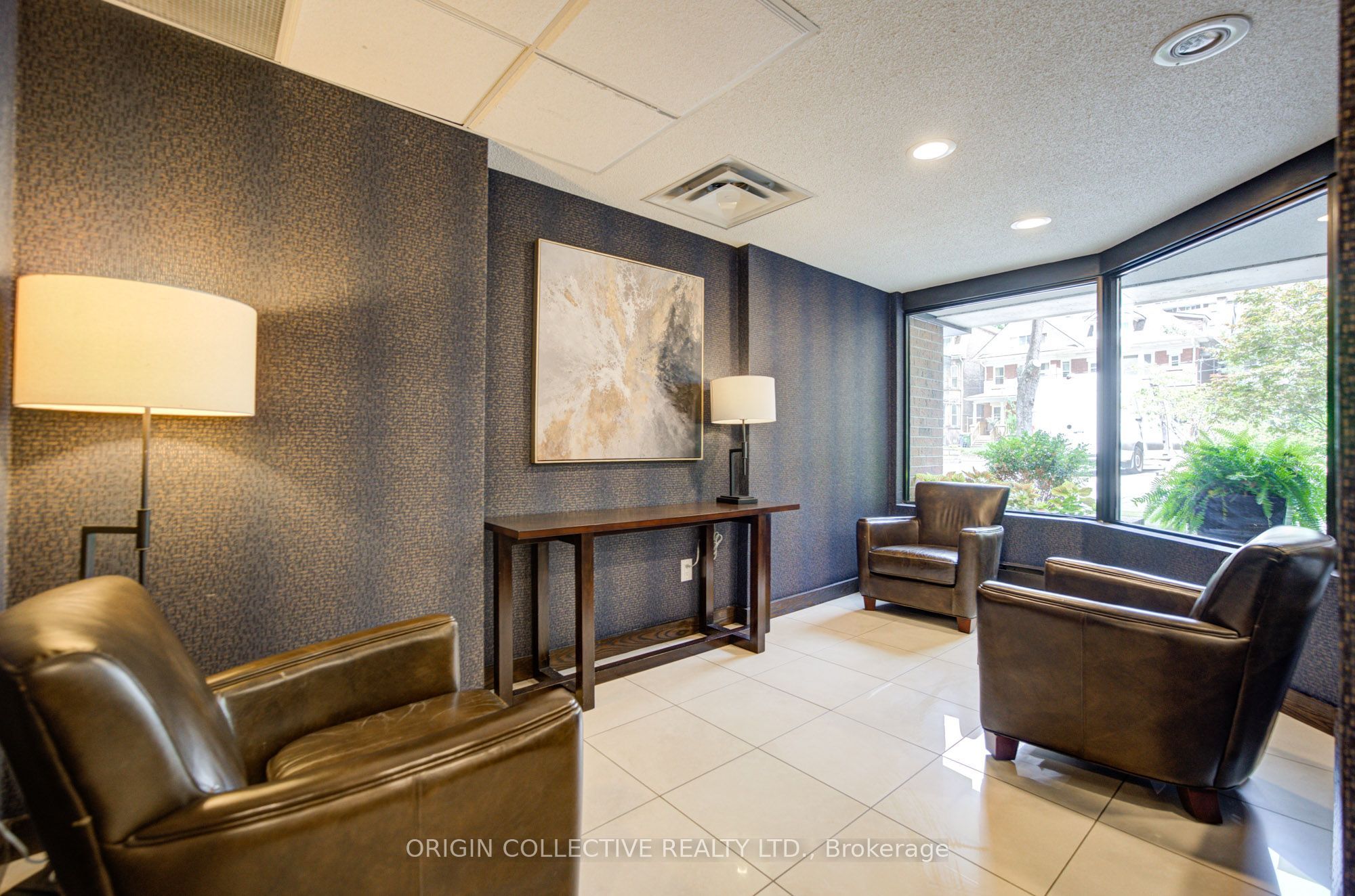 19 Dundonald Street 305, Toronto, ON M4Y 1K3 photo 4