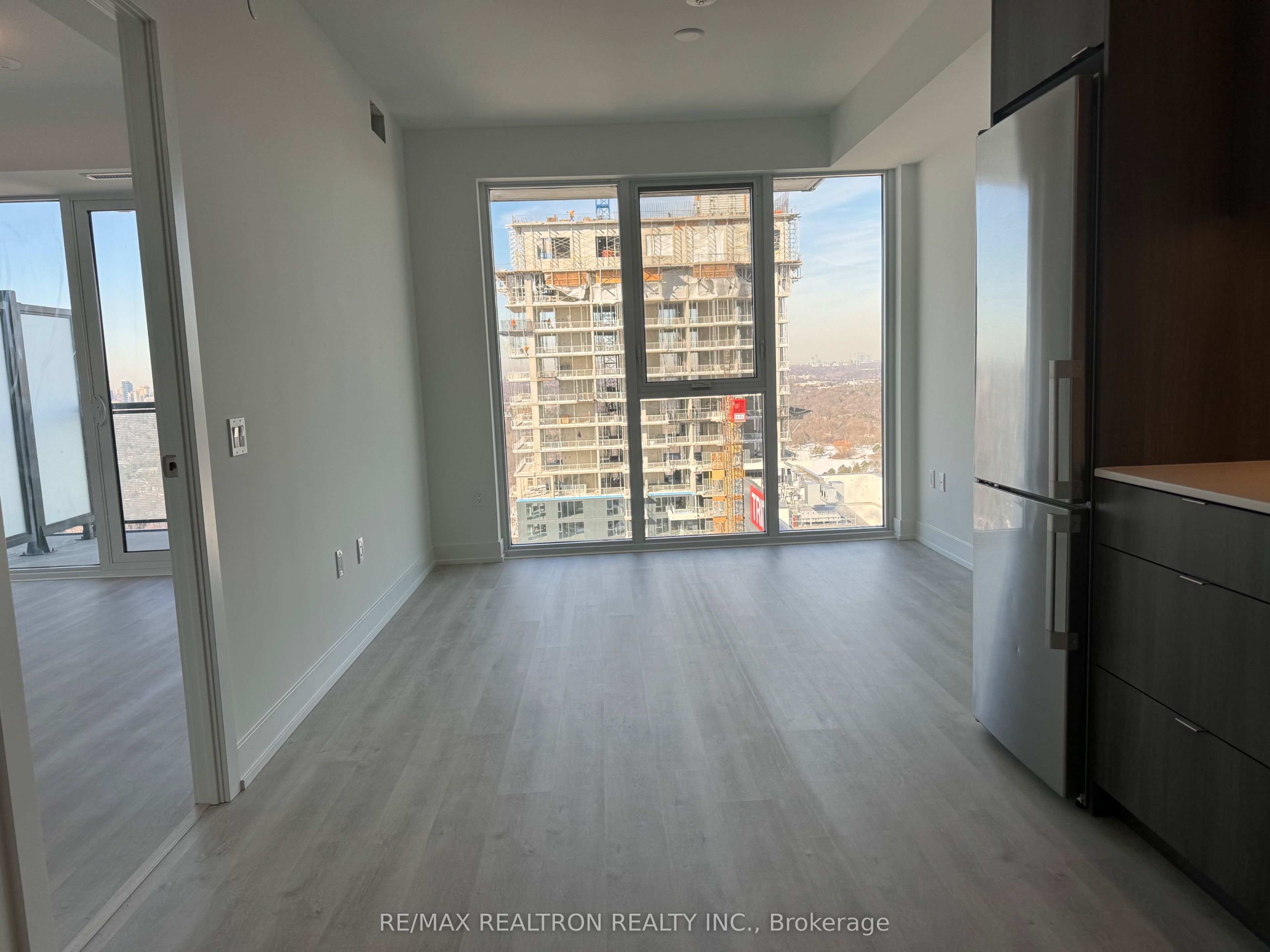 30 Inn On The Park Drive 3701, Toronto, ON M3C 0P8 photo 2