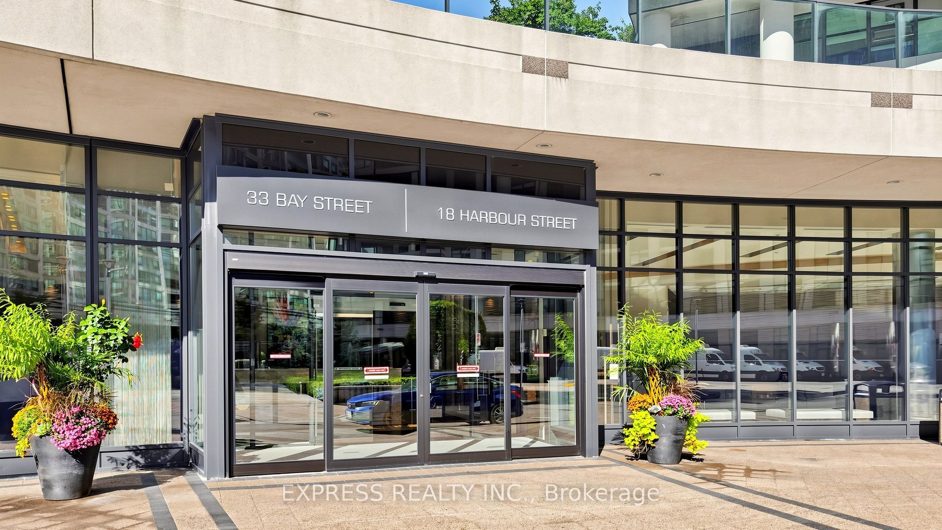 33 Bay Street 4207, Toronto, ON M5J 2Z3 photo 3