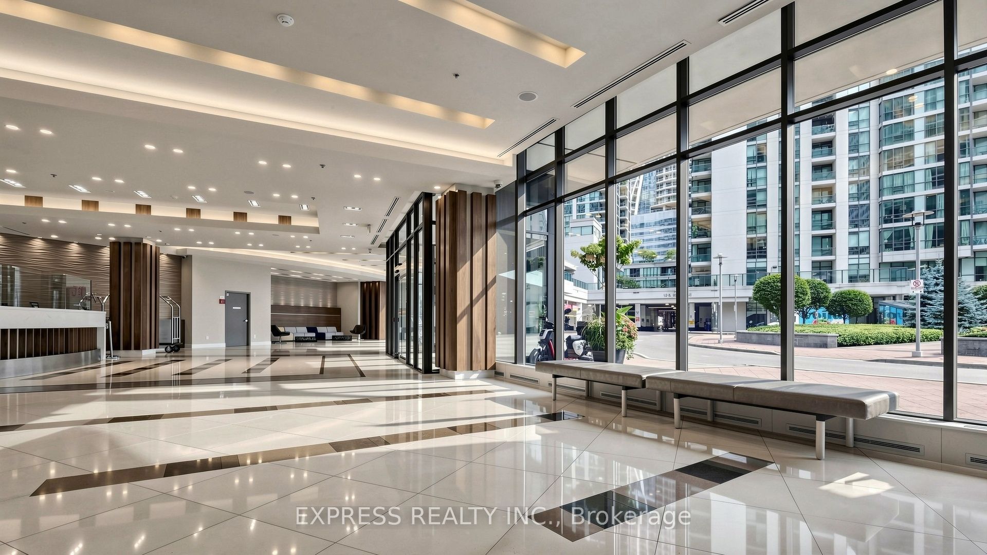 33 Bay Street 4207, Toronto, ON M5J 2Z3 photo 4