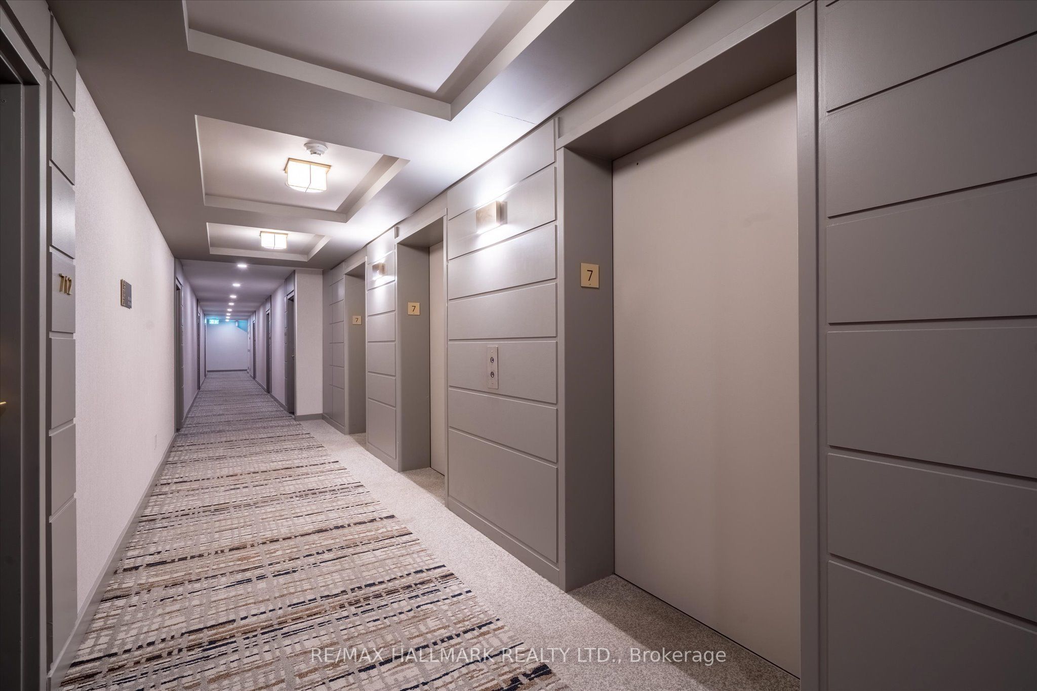230 King Street E 706, Toronto, ON M5A 1K5 photo 4