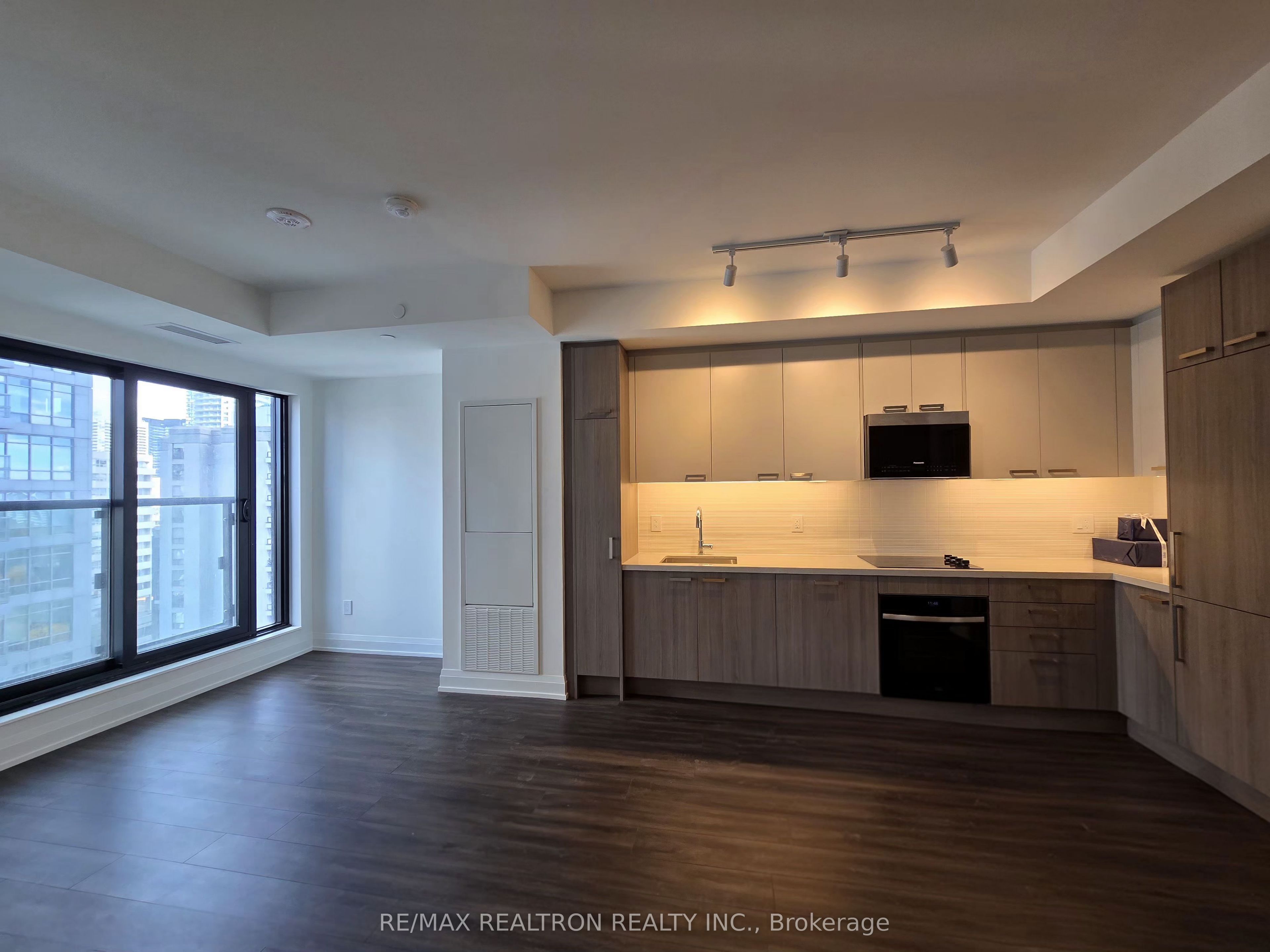 20 Soudan Avenue 1109, Toronto, ON M4S 0E2 photo 3