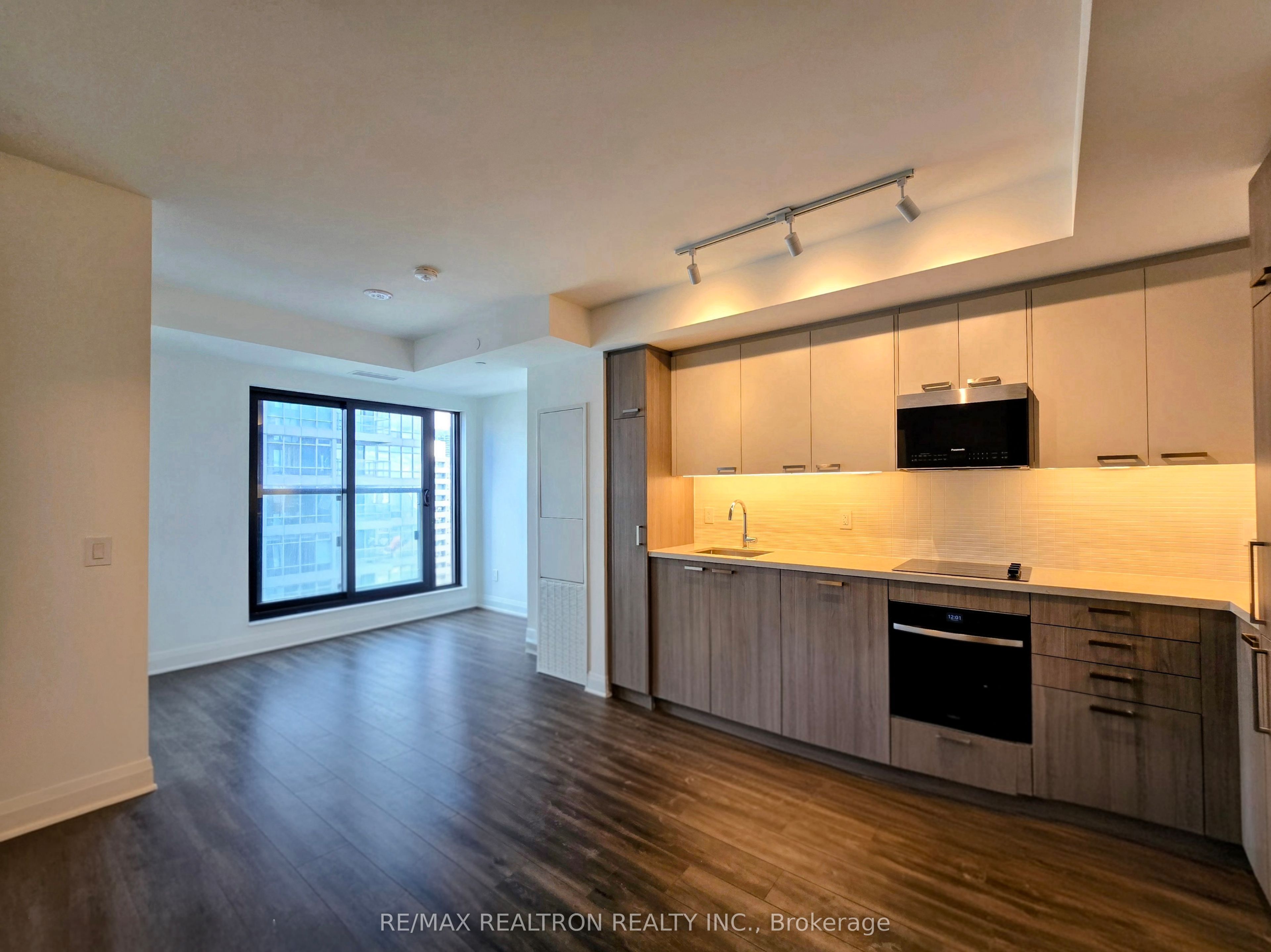 20 Soudan Avenue 1109, Toronto, ON M4S 0E2 photo 5