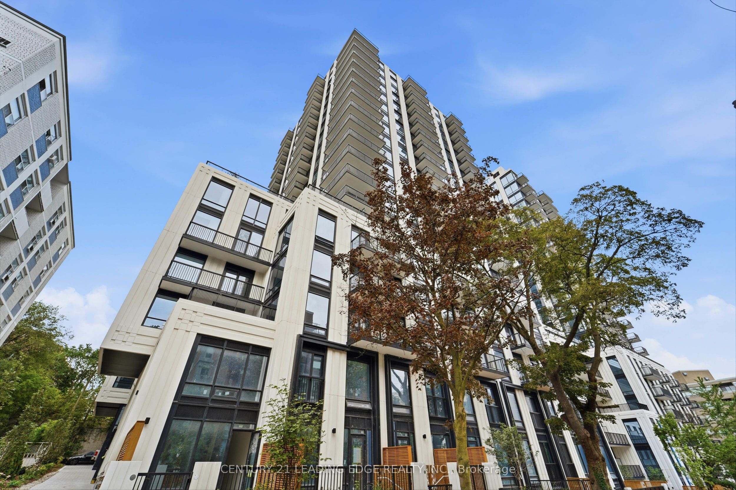 91 Montclair Avenue 310, Toronto, ON M5P 0B1