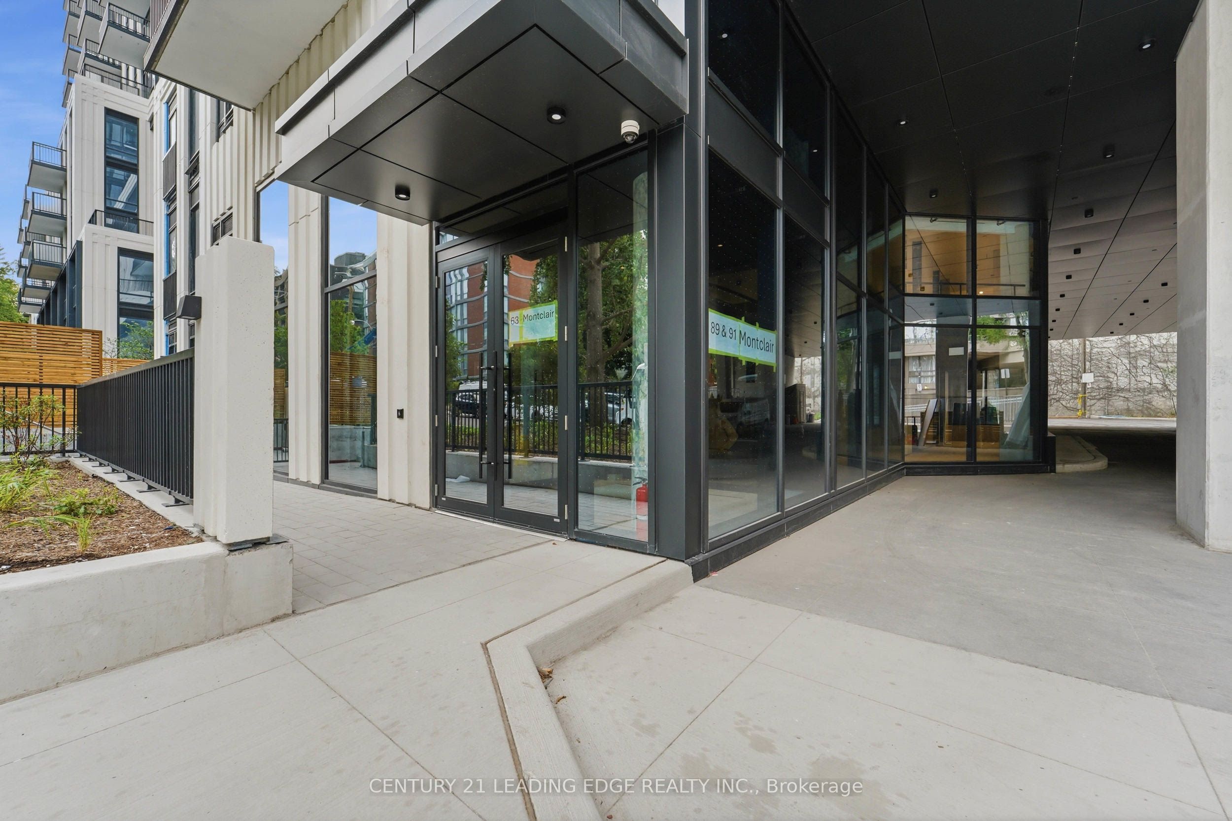 91 Montclair Avenue 310, Toronto, ON M5P 0B1 photo 2