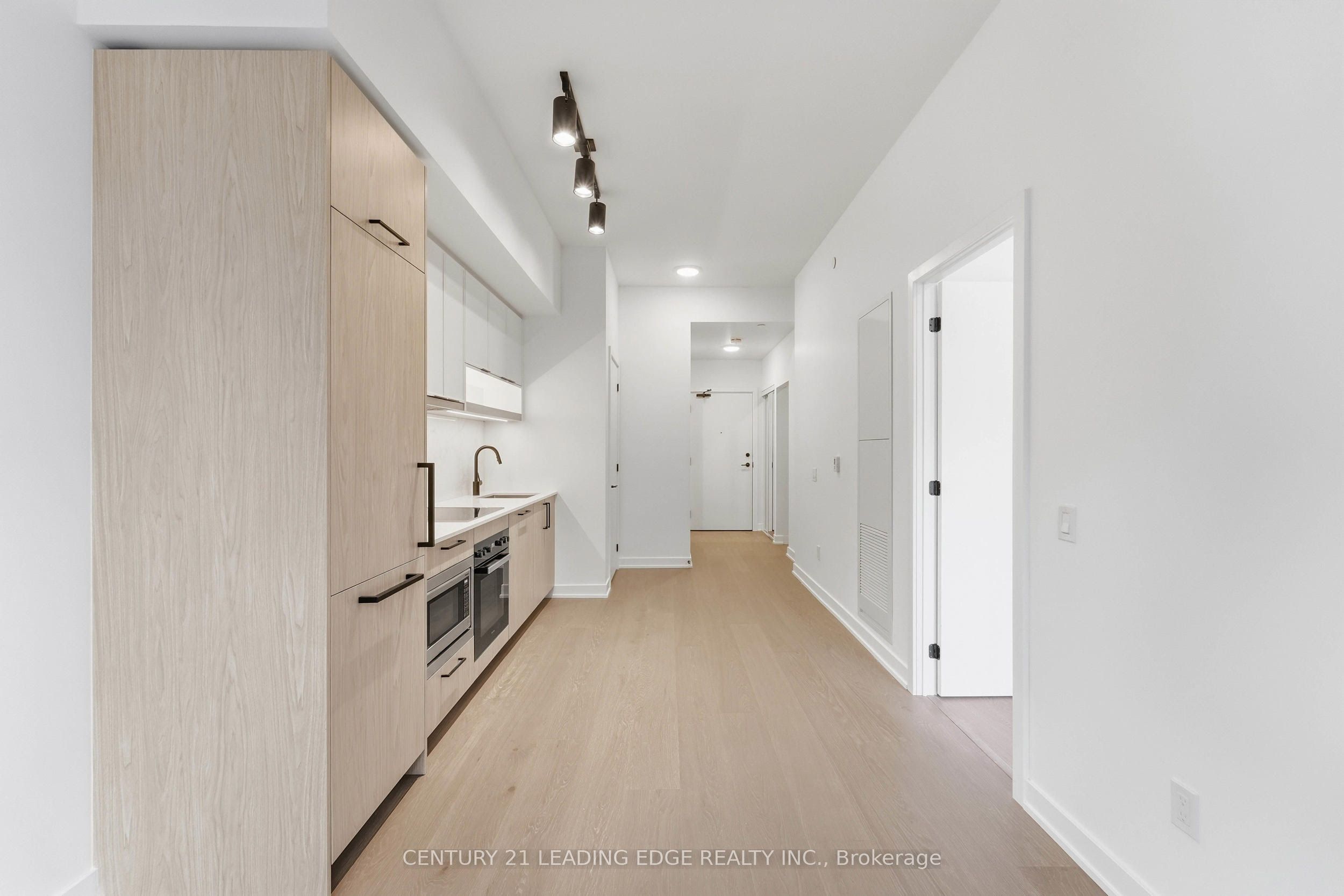 91 Montclair Avenue 310, Toronto, ON M5P 0B1 photo 4
