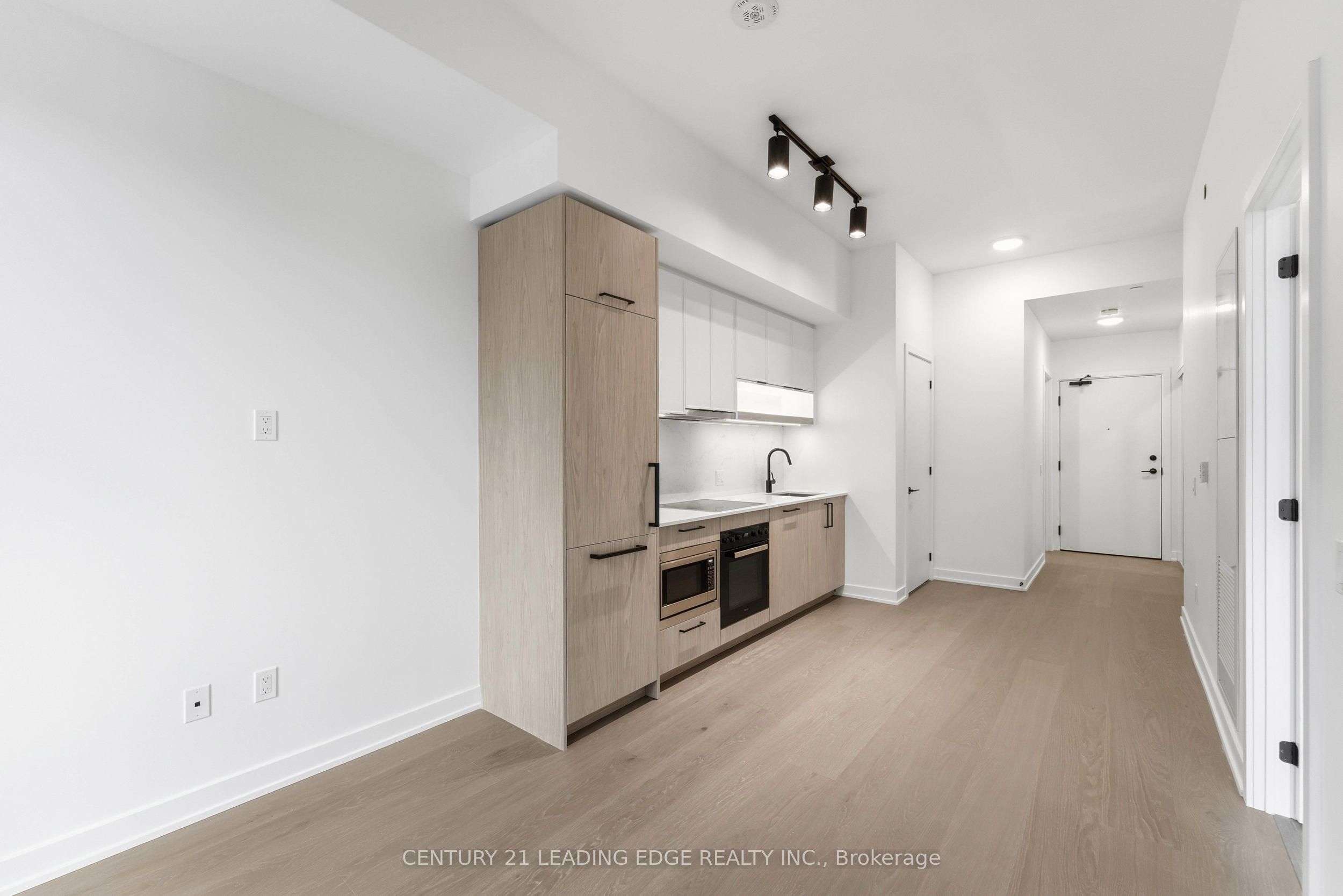 91 Montclair Avenue 310, Toronto, ON M5P 0B1 photo 5