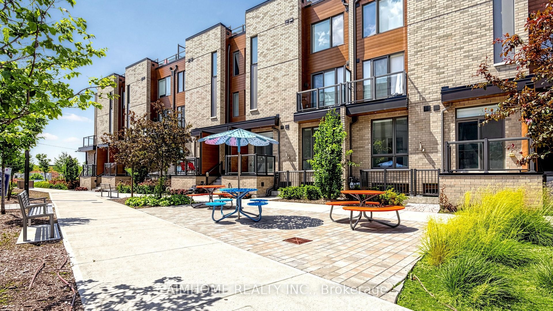 88 Turtle Island Road 5, Toronto, ON M6A 0E4