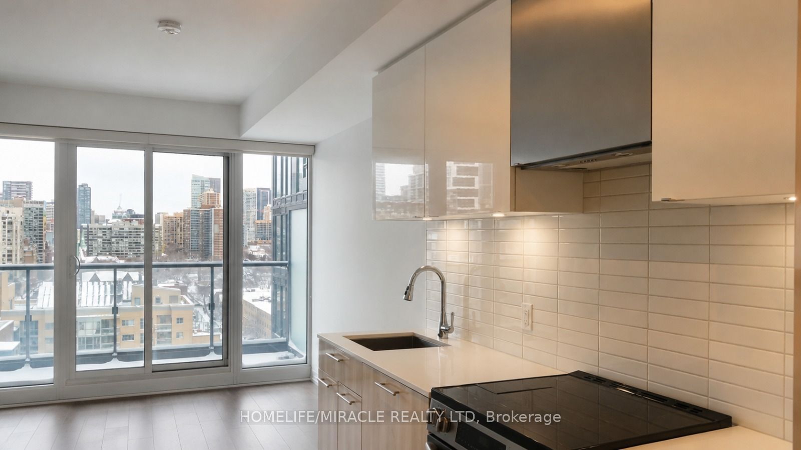 251 Jarvis Street 1604, Toronto, ON M5B 0C3 photo 2