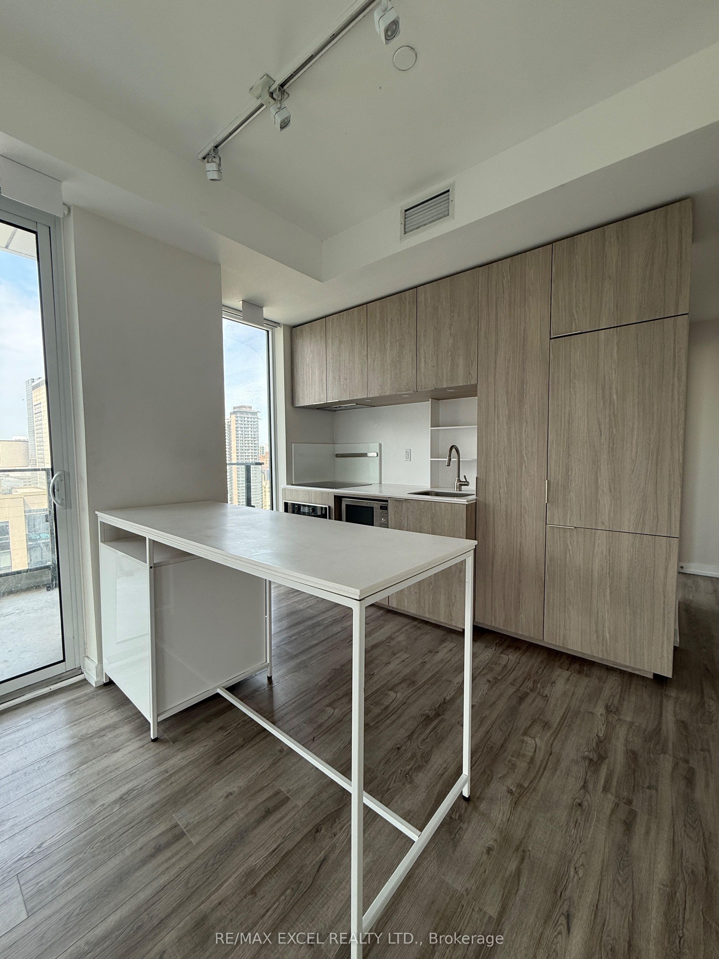 77 Shuter Street Ph02, Toronto, ON M5B 0B8 photo 4