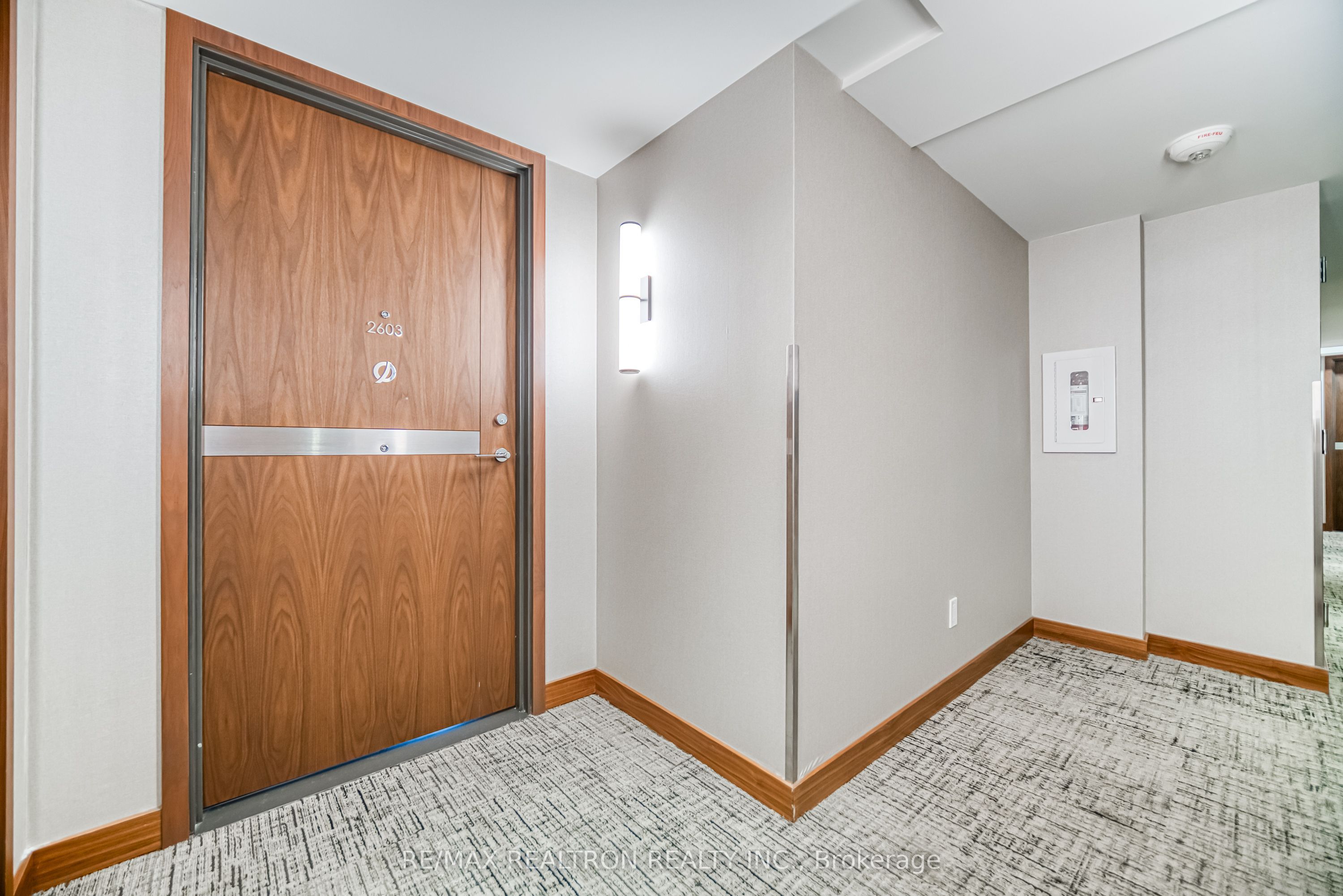 17 Bathurst Street 2603, Toronto, ON M5V 0N1 photo 5