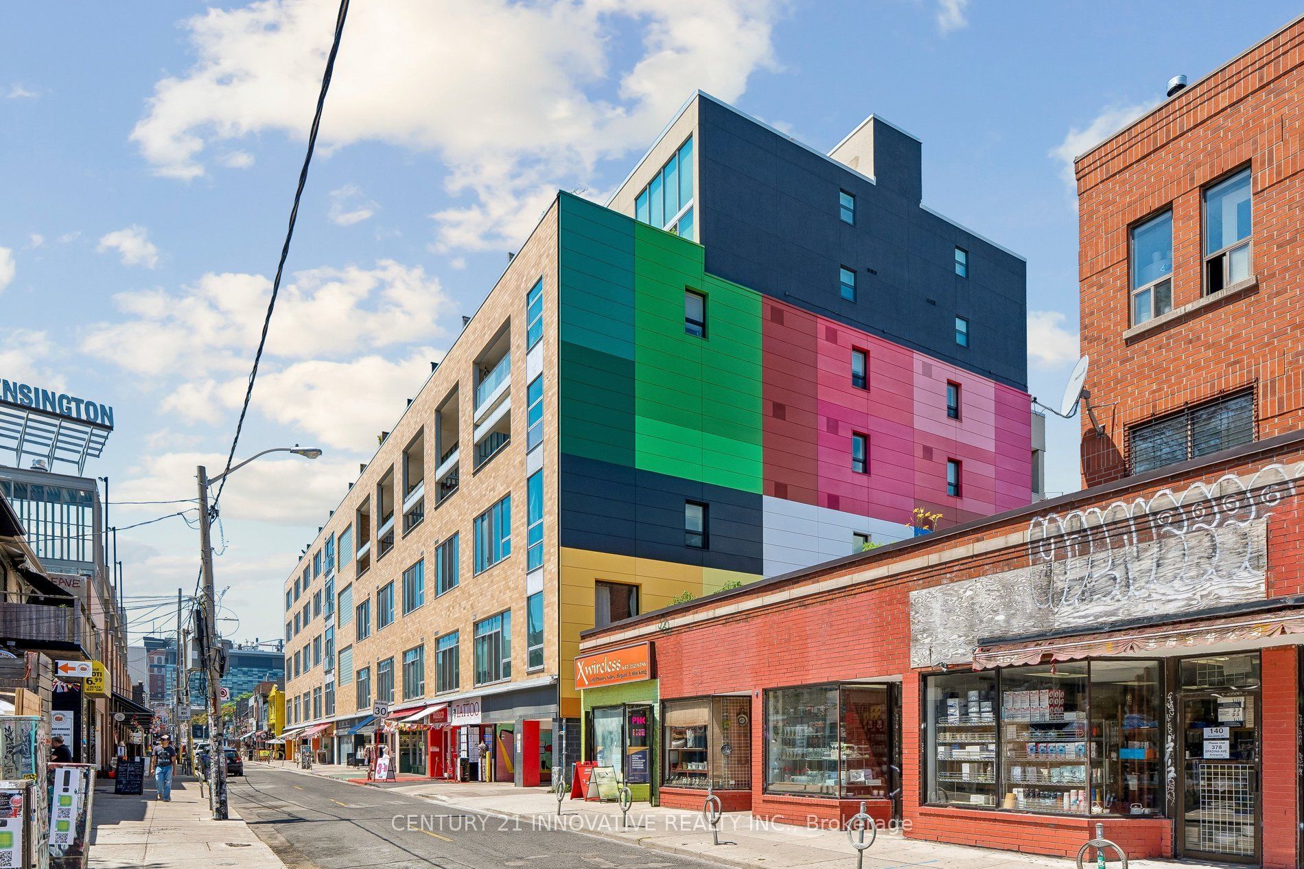 160 Baldwin St Street 420, Toronto, ON M5T 3K7