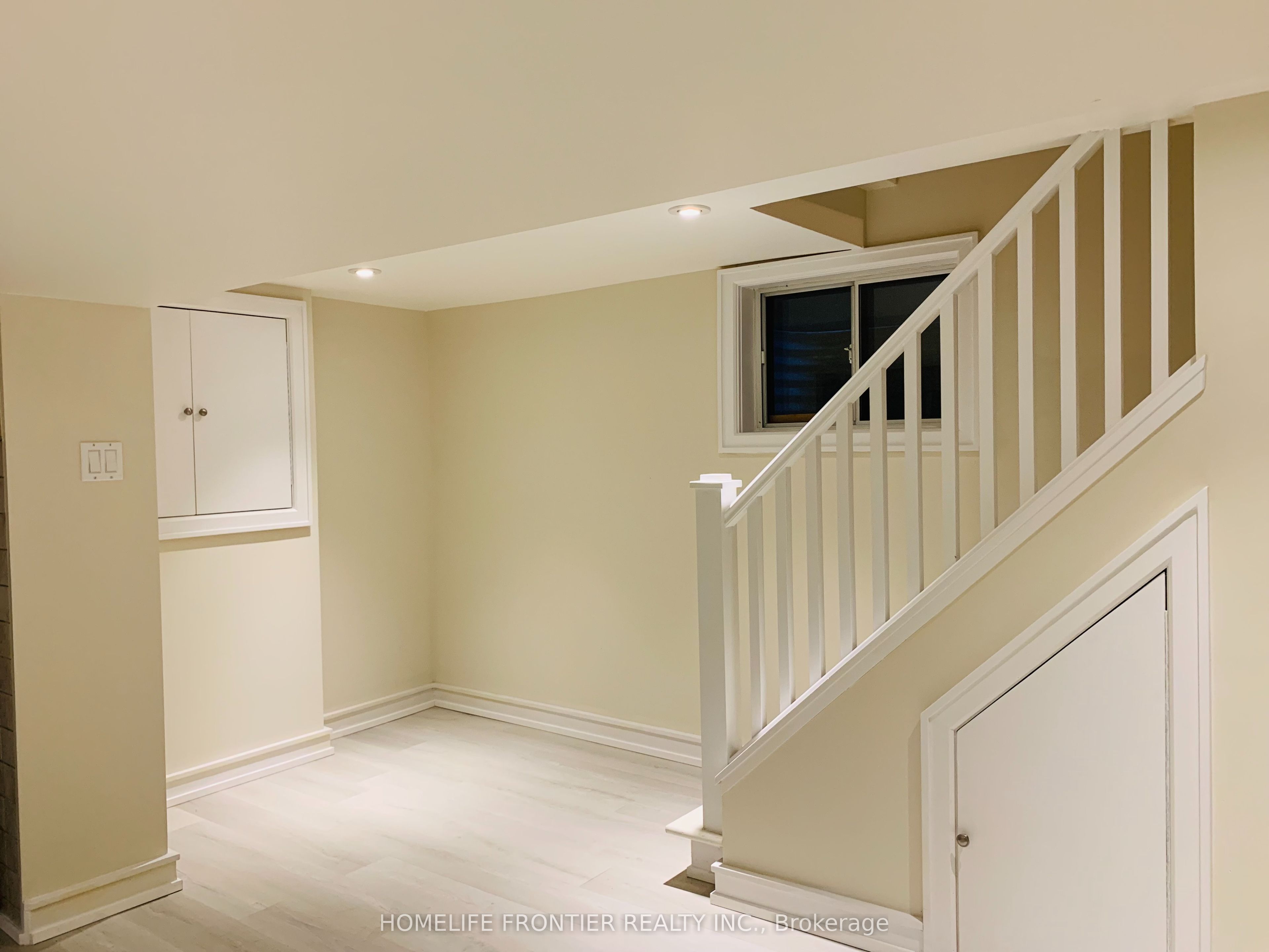 38 Henderson Avenue Lower, Toronto, ON M6J 2B8 photo 4